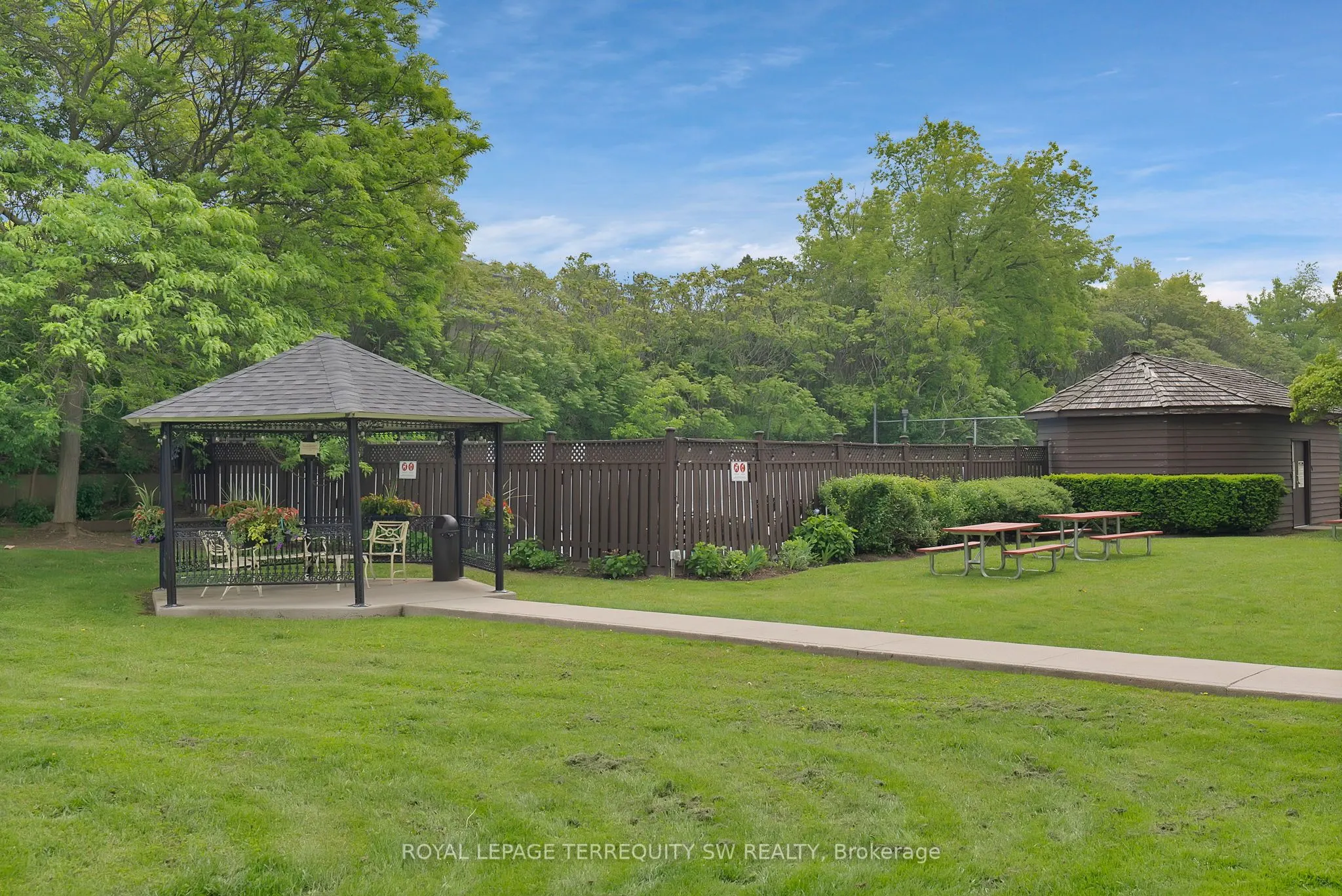 309 Major Mackenzie Drive E, #113