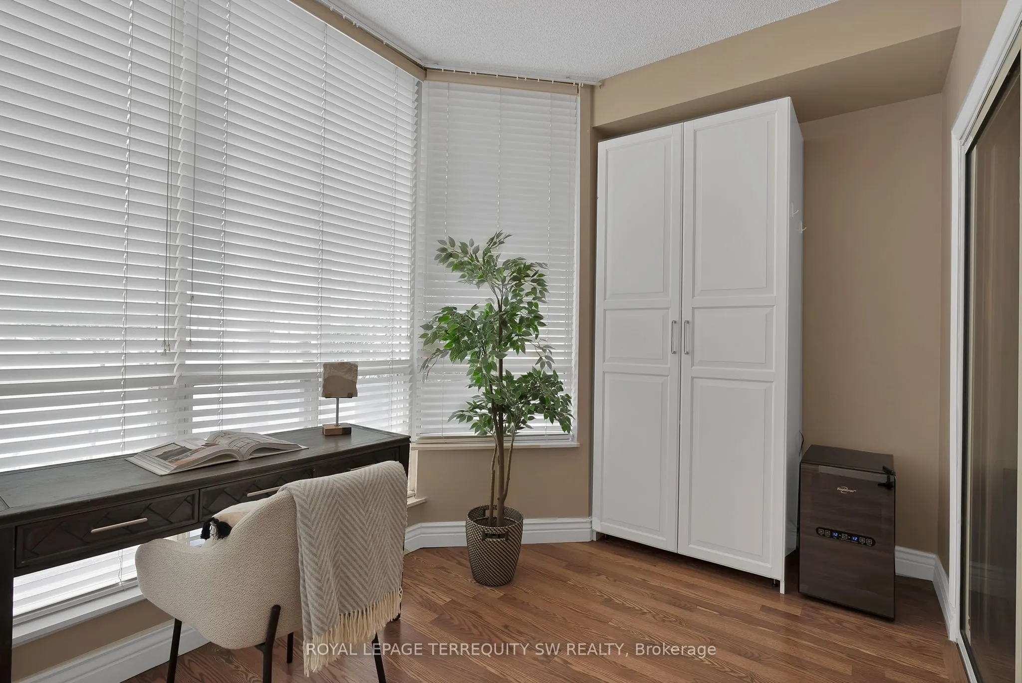 309 Major Mackenzie Drive E, #113