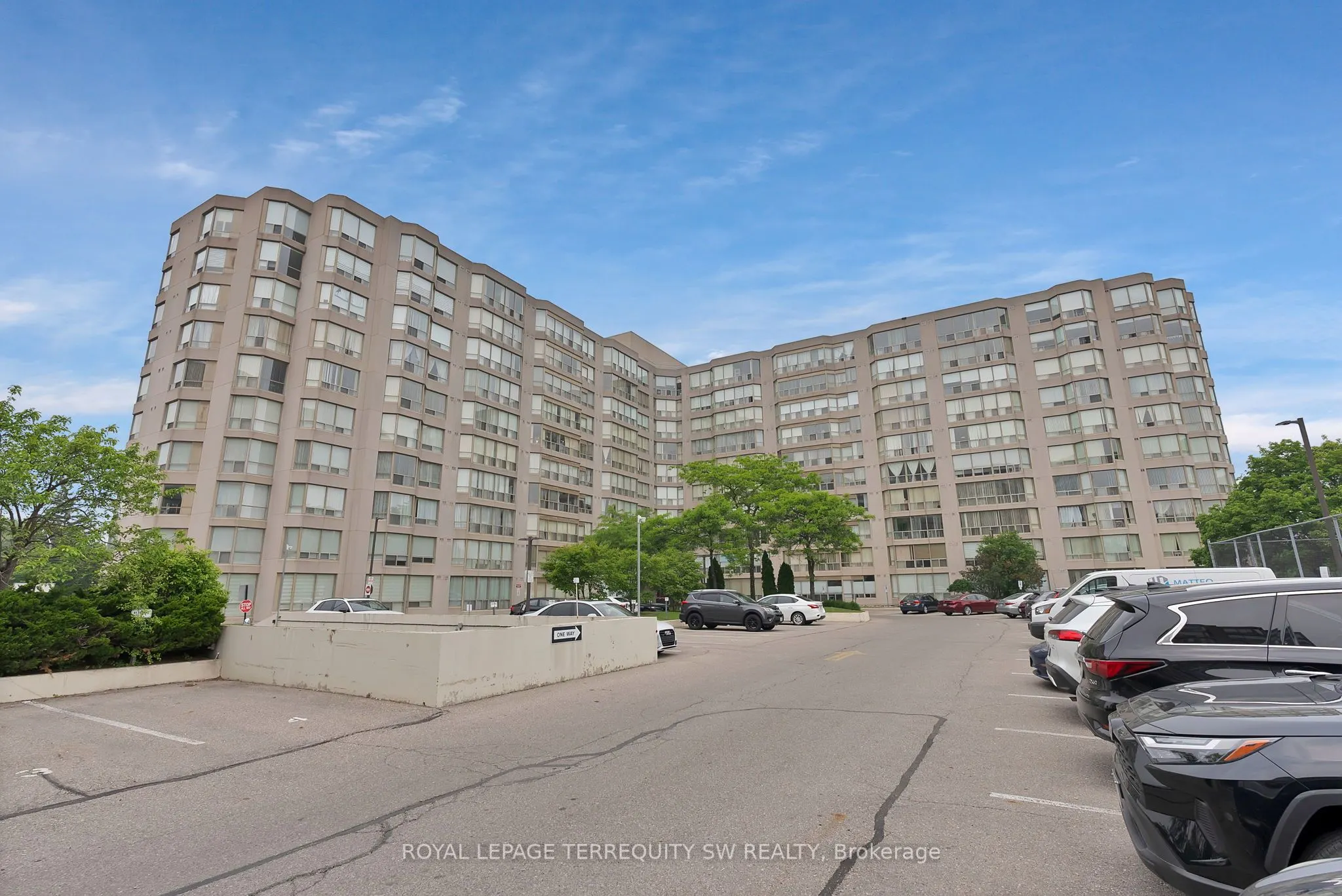 309 Major Mackenzie Drive E, #113