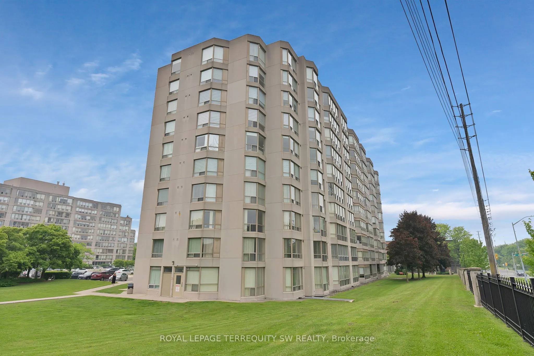309 Major Mackenzie Drive E, #113