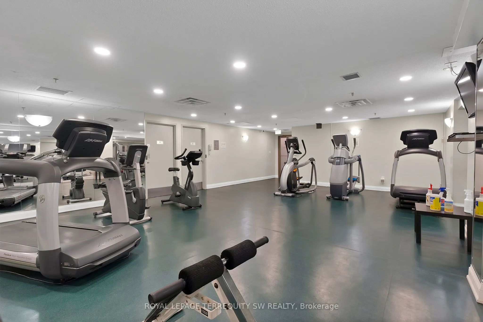 309 Major Mackenzie Drive E, #113