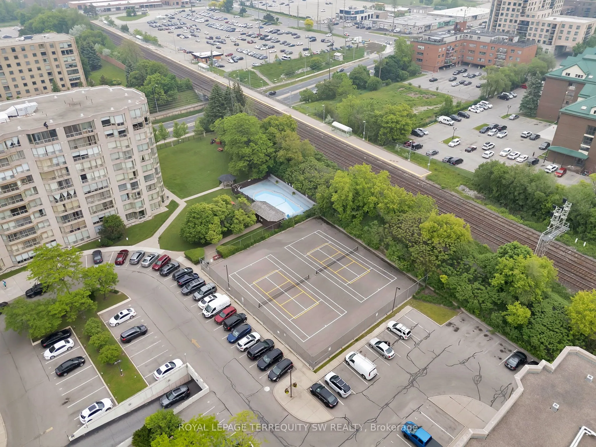 309 Major Mackenzie Drive E, #113