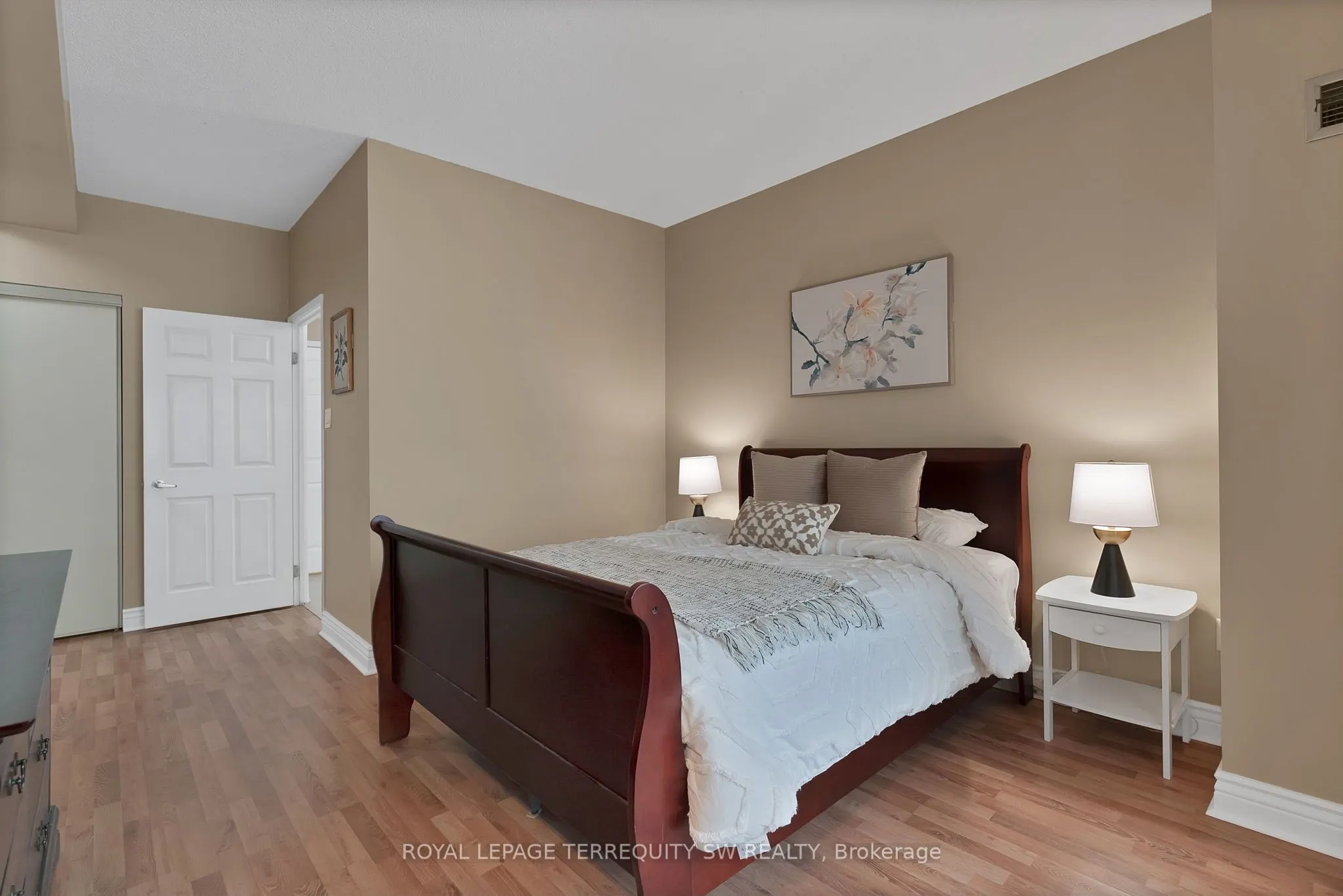 309 Major Mackenzie Drive E, #113