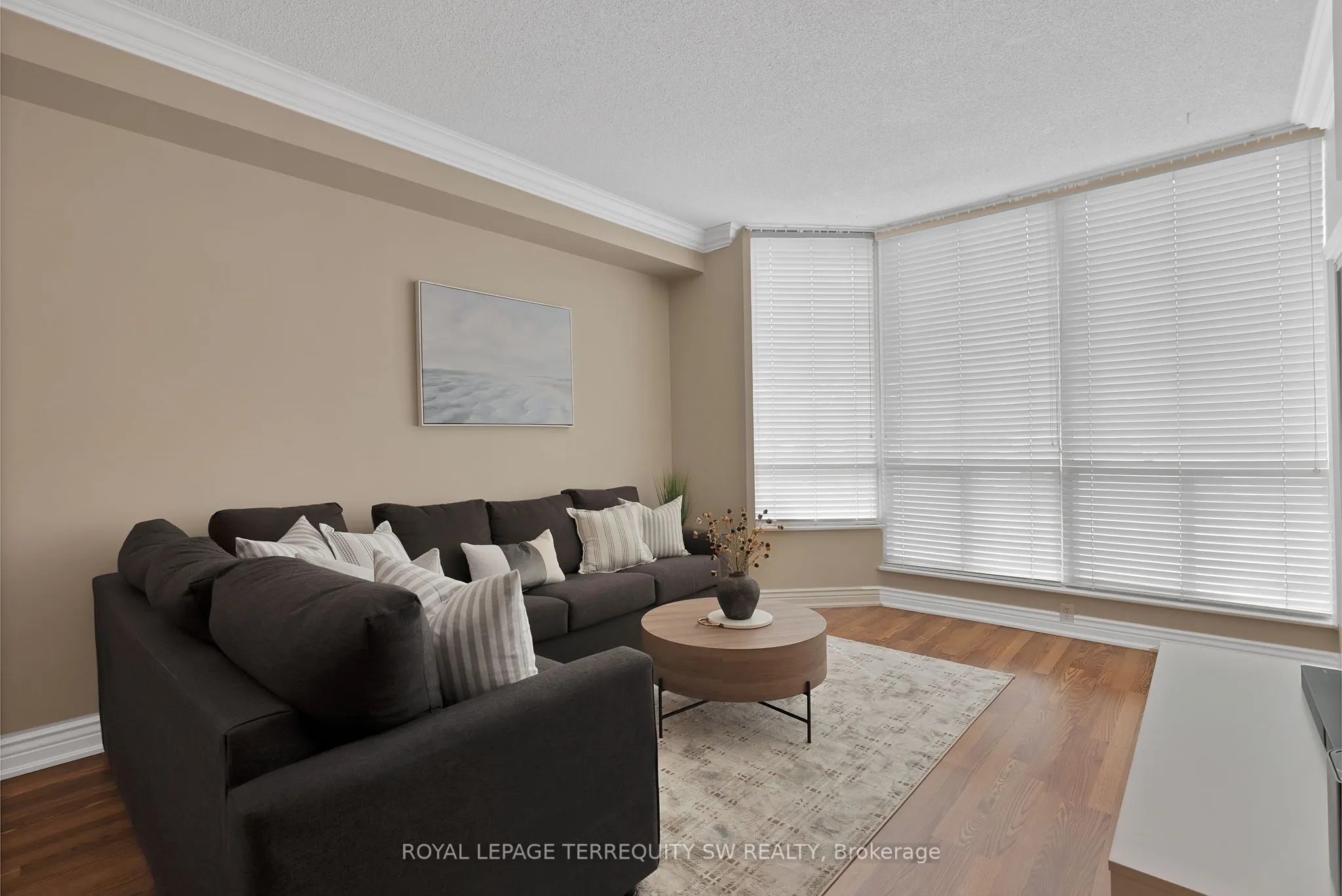309 Major Mackenzie Drive E, #113
