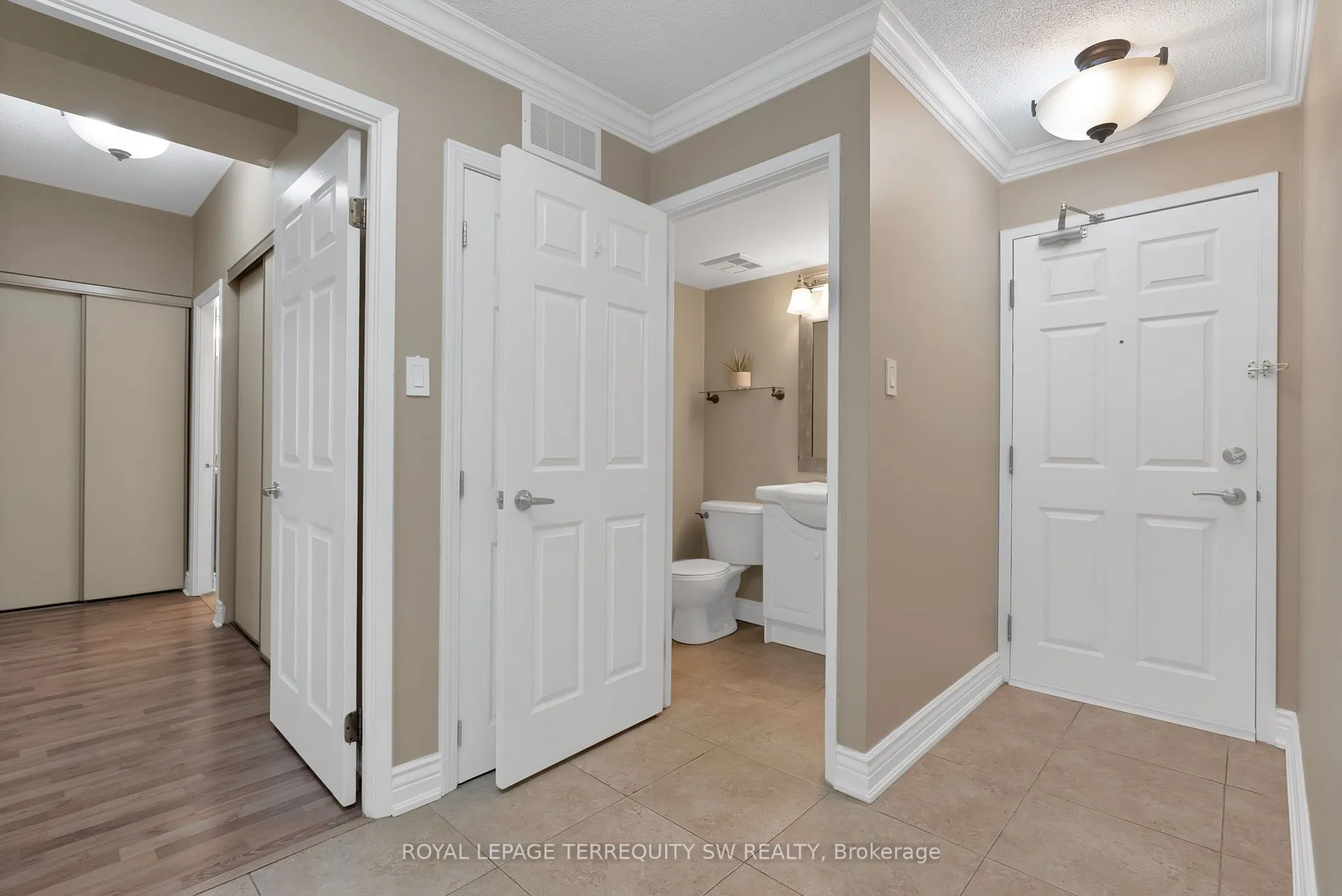 309 Major Mackenzie Drive E, #113