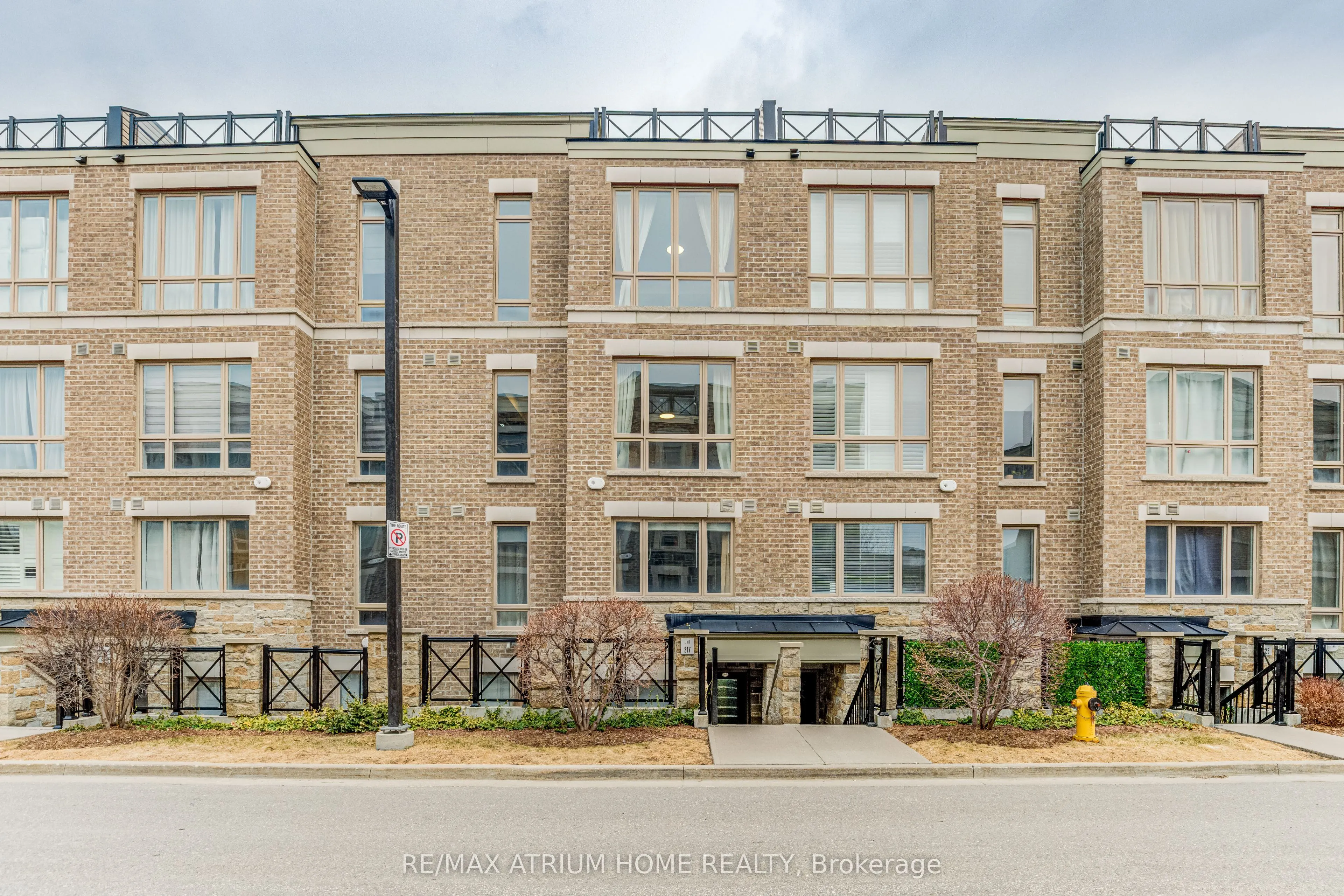 10 Dunsheath Way, #220