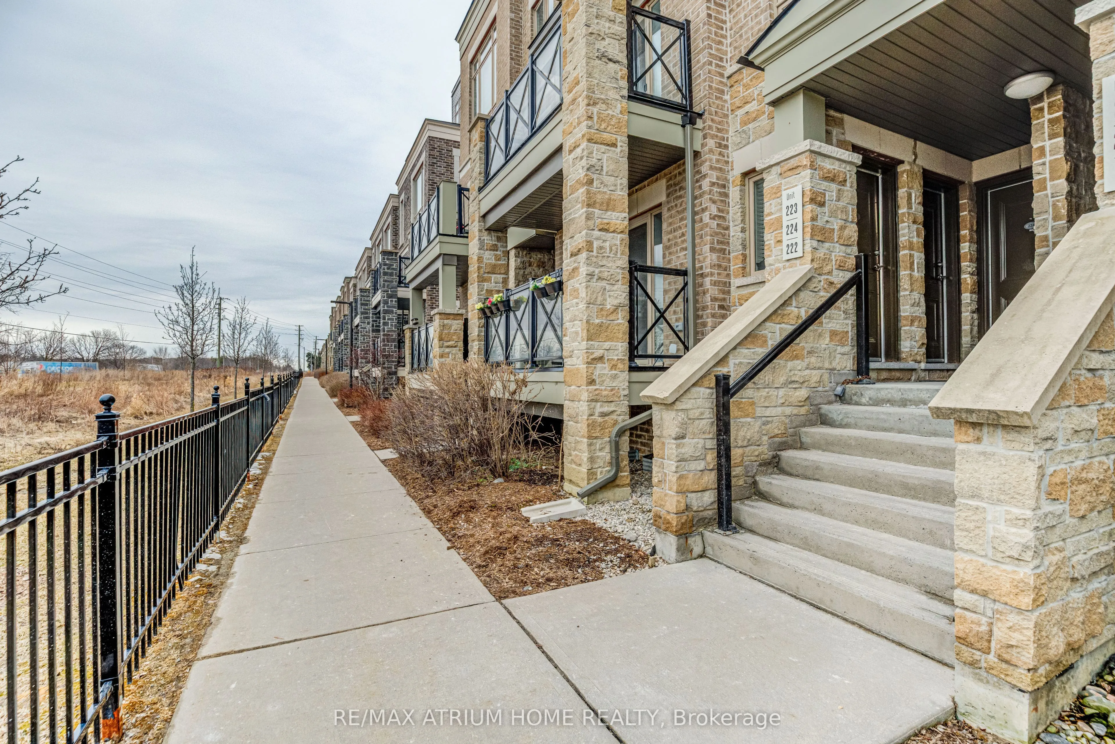 10 Dunsheath Way, #220