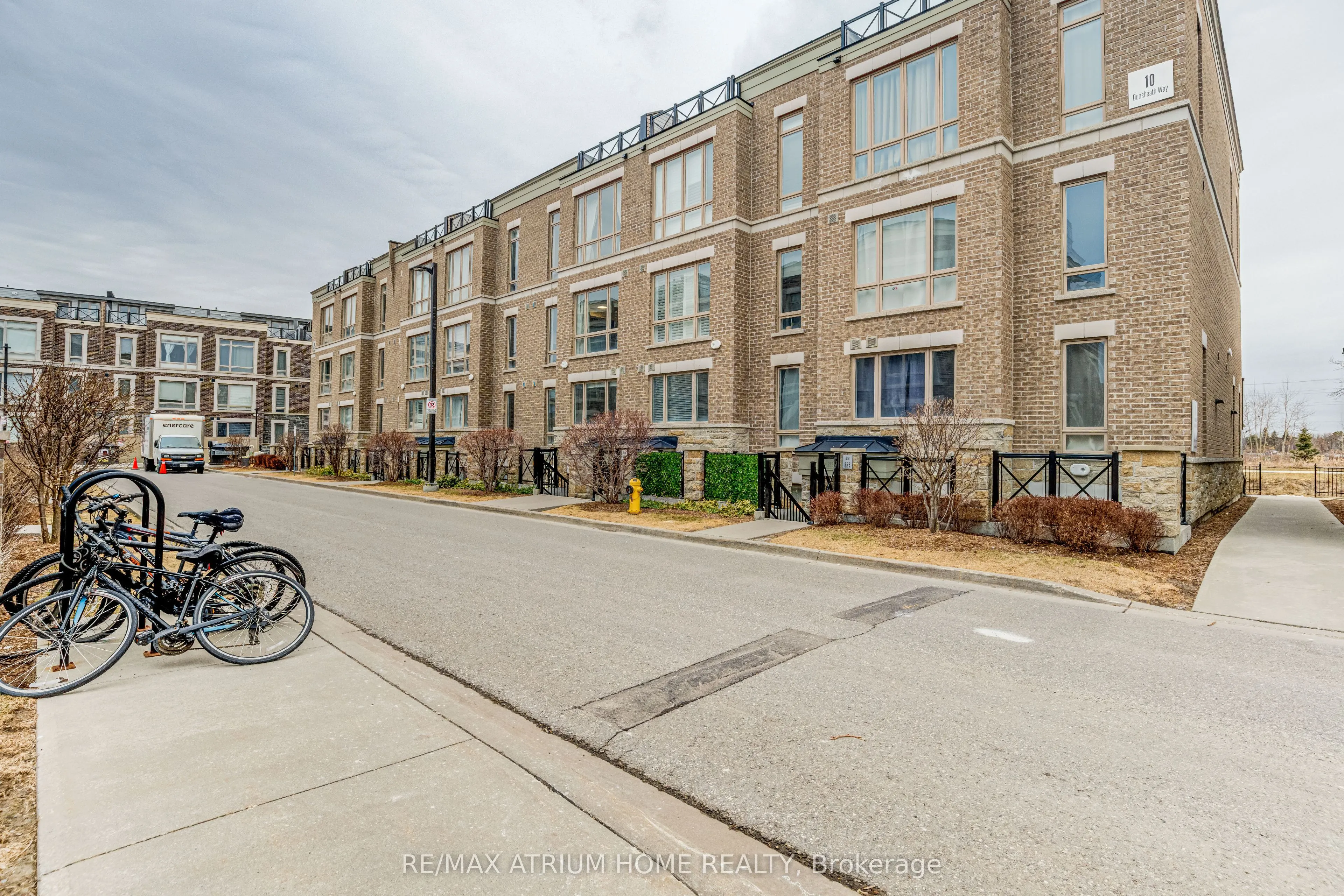 10 Dunsheath Way, #220