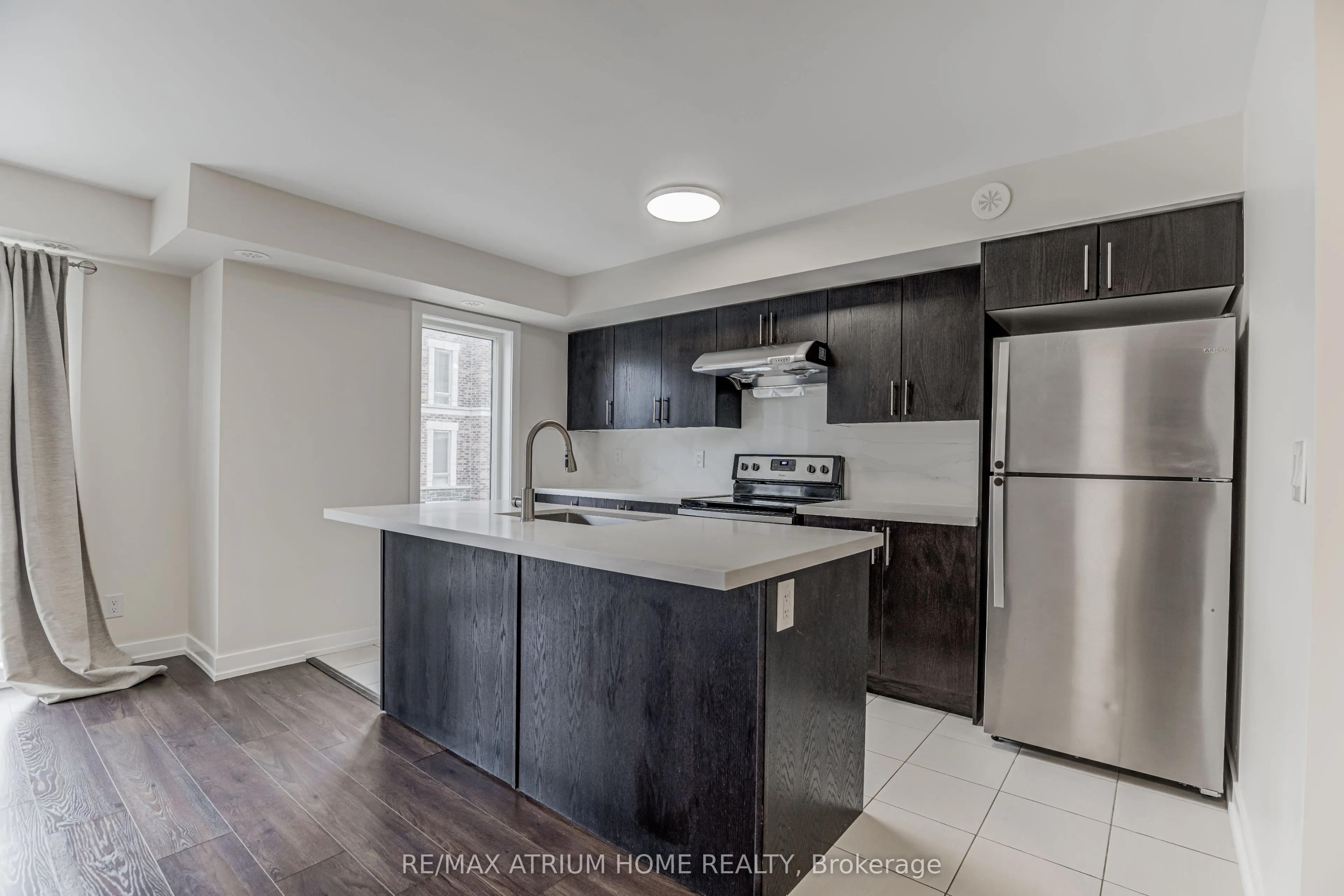 10 Dunsheath Way, #220