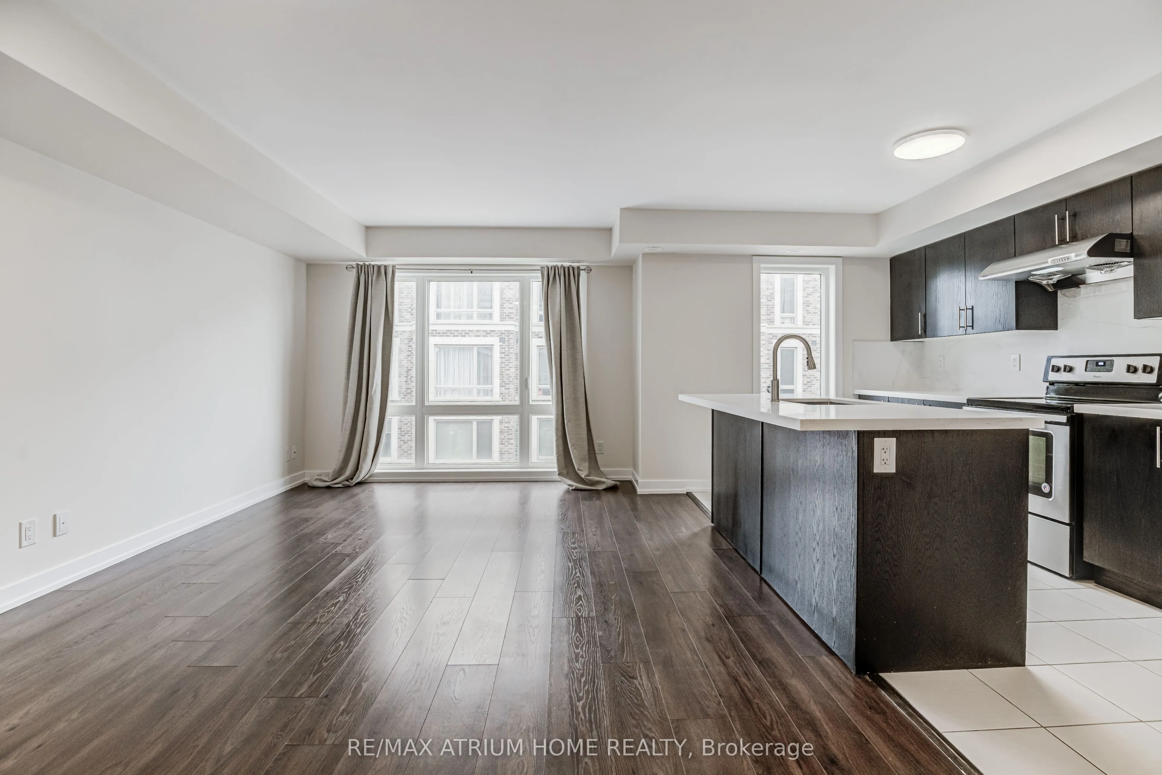 10 Dunsheath Way, #220