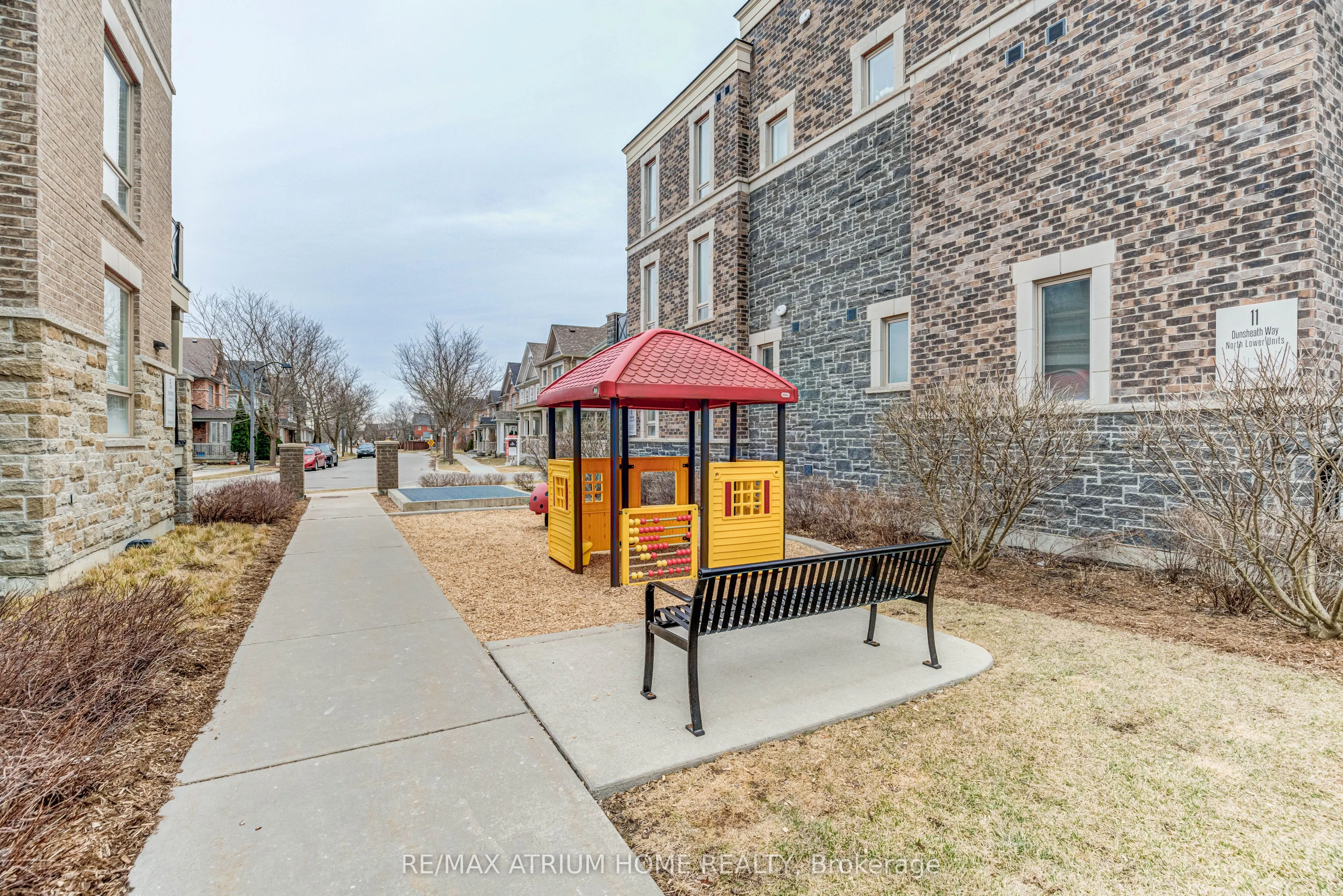 10 Dunsheath Way, #220