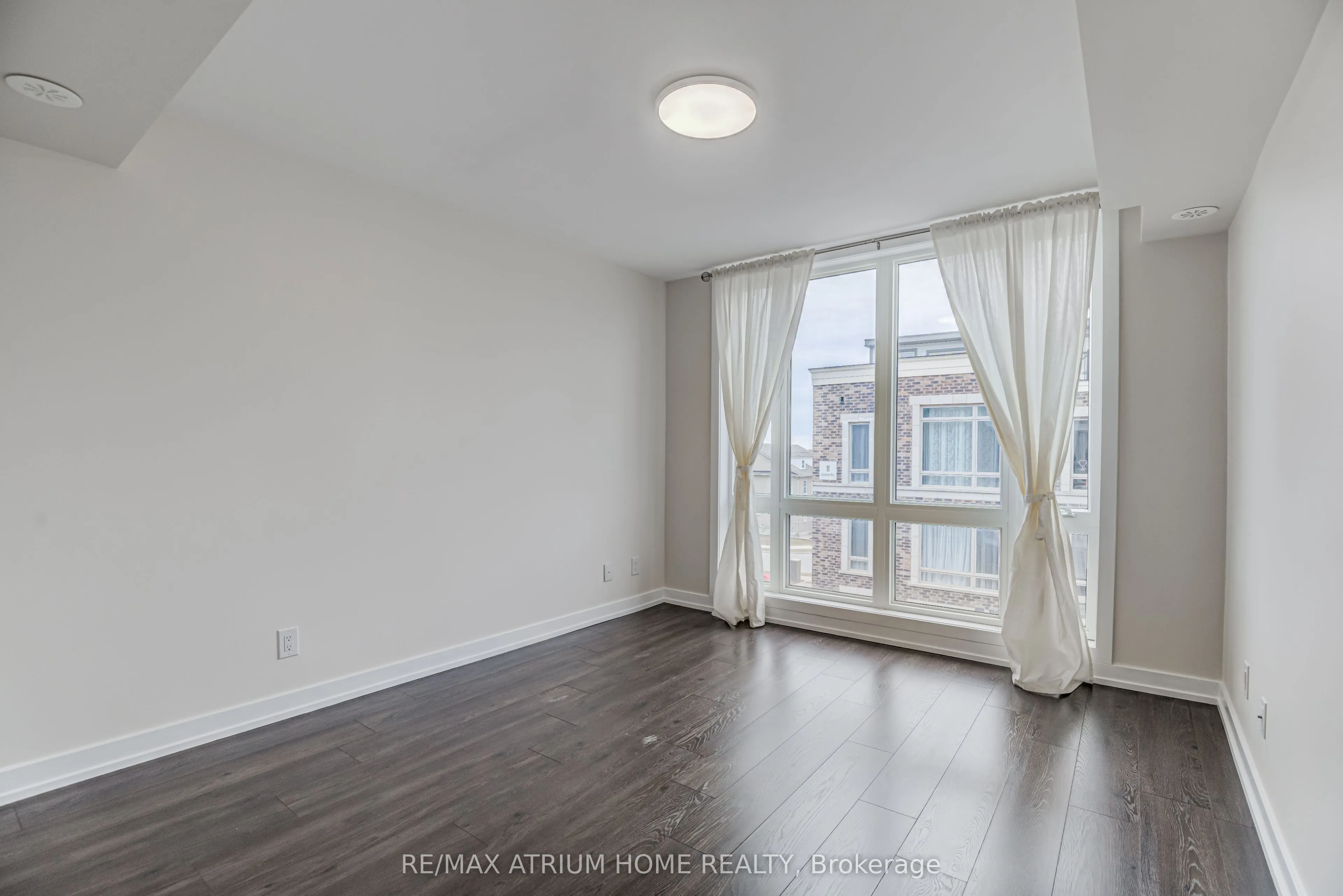 10 Dunsheath Way, #220