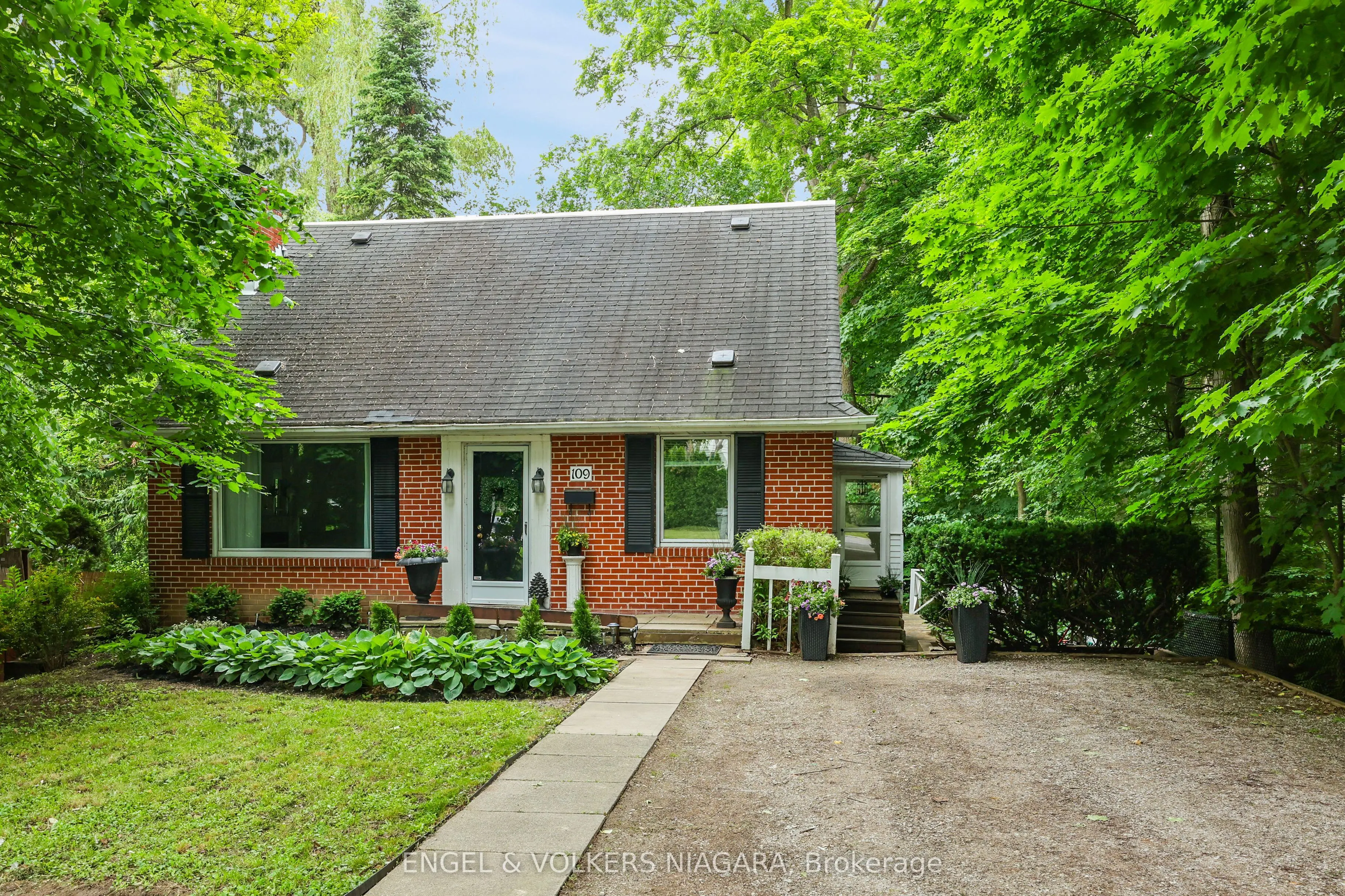 109 Centre Street