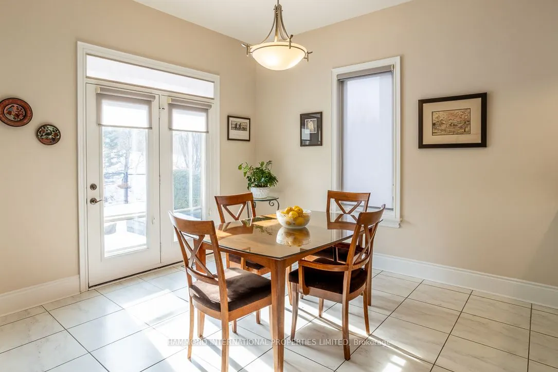 203 Hunterwood Chase