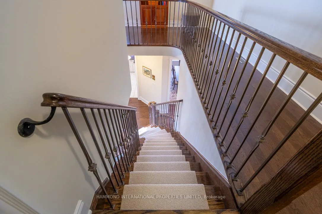 203 Hunterwood Chase