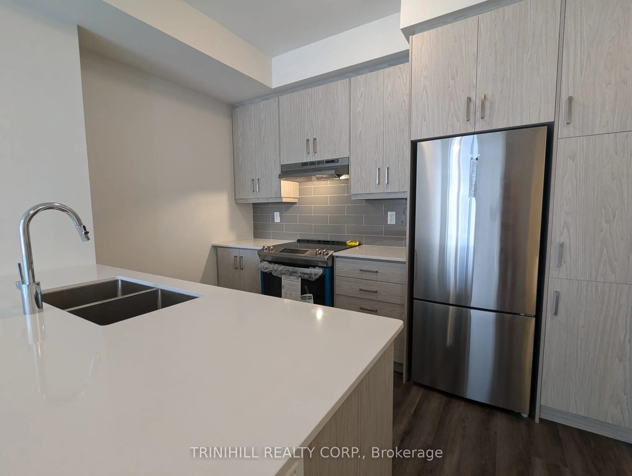 121 Honeycrisp Crescent, #253