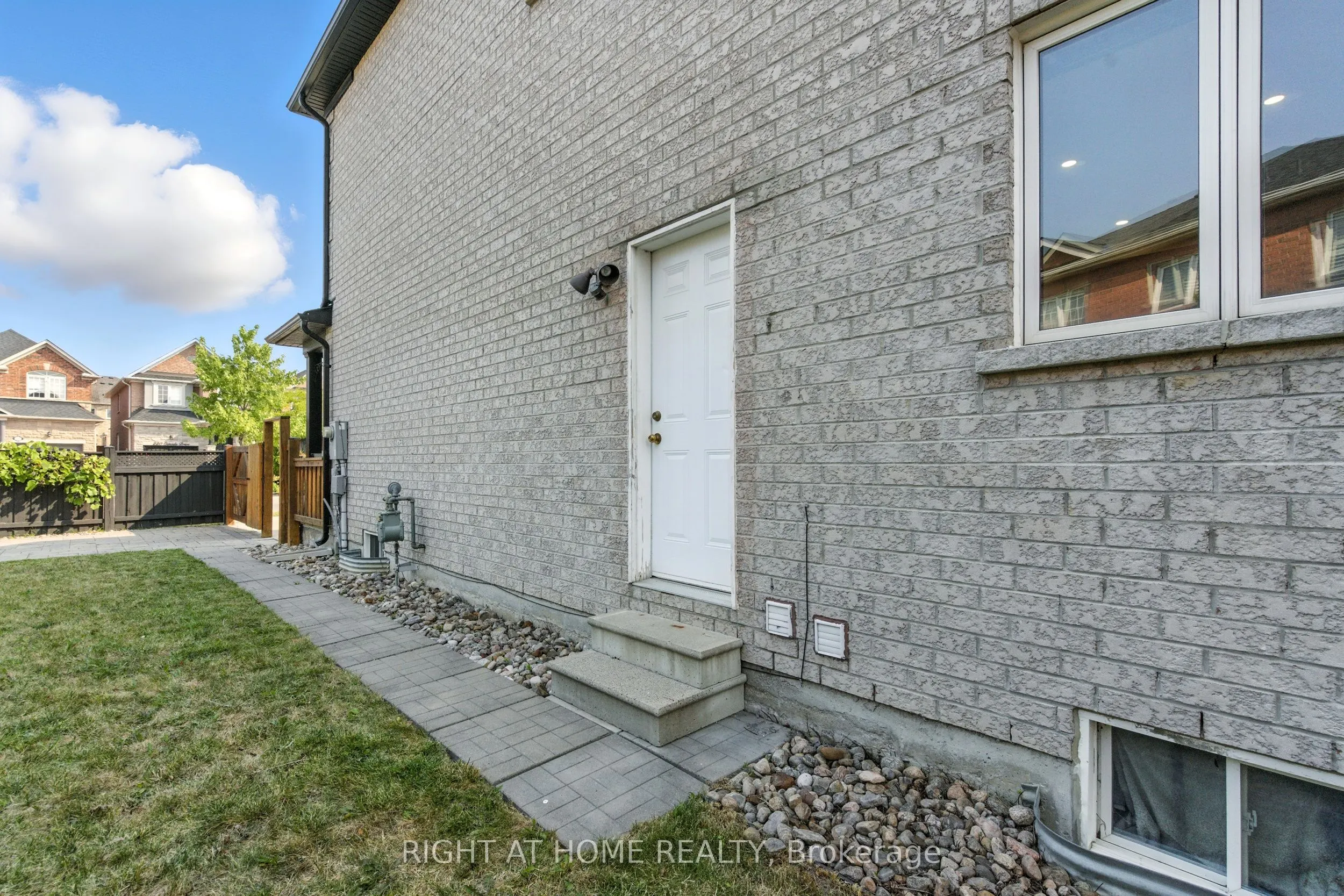 215 Canada Drive