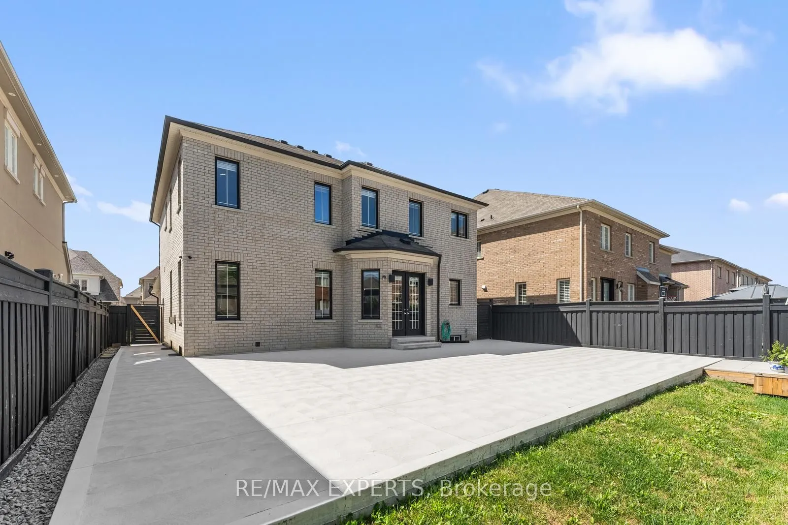 6 Dunrobin Crescent