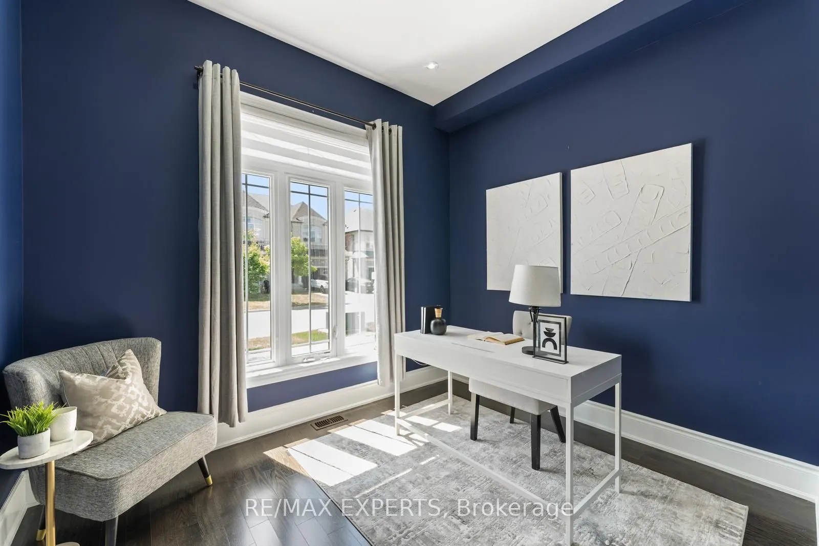 6 Dunrobin Crescent
