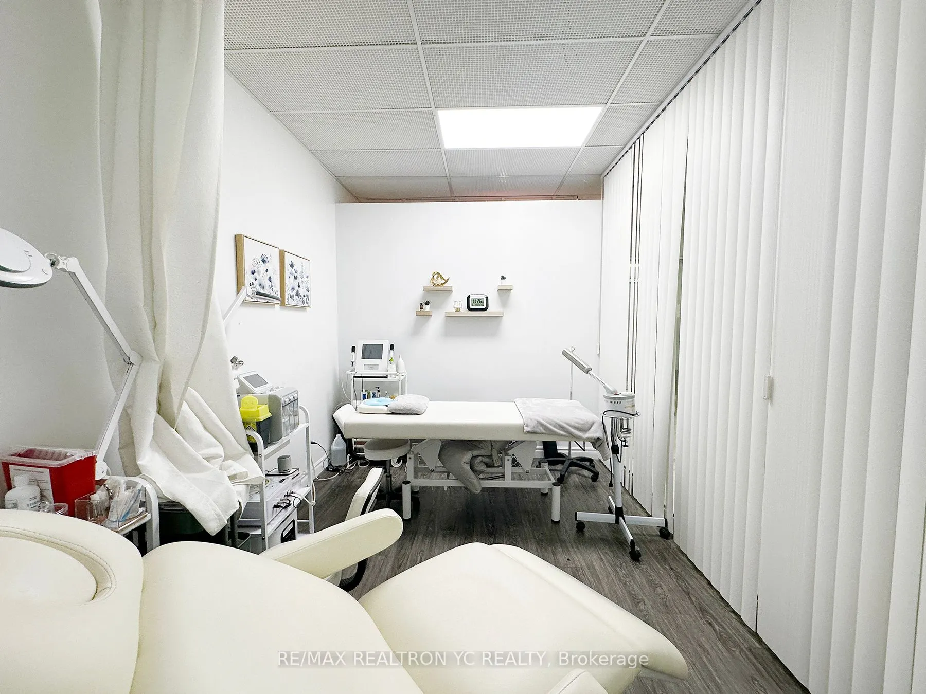 7181 Yonge Street, #120-121