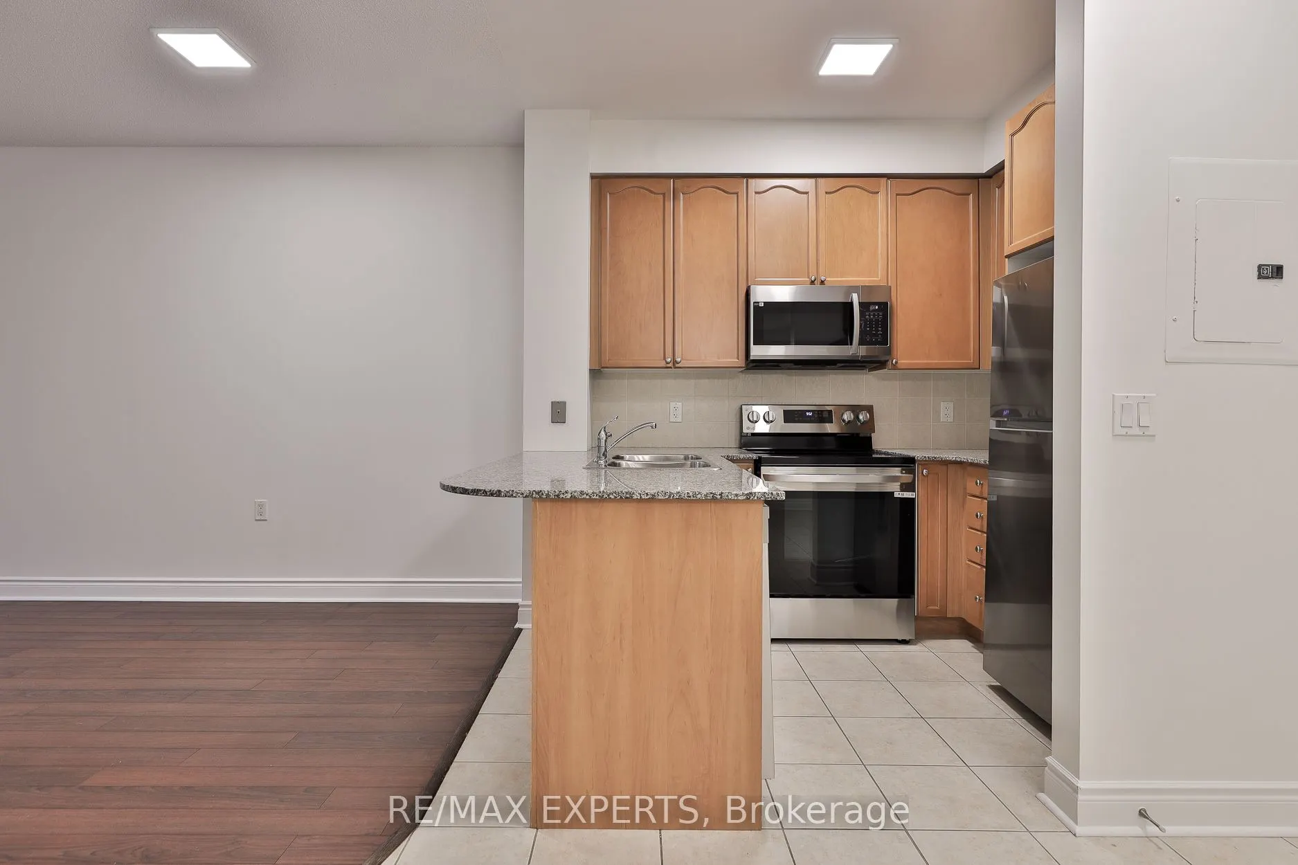 8201 ISLINGTON Avenue, #319