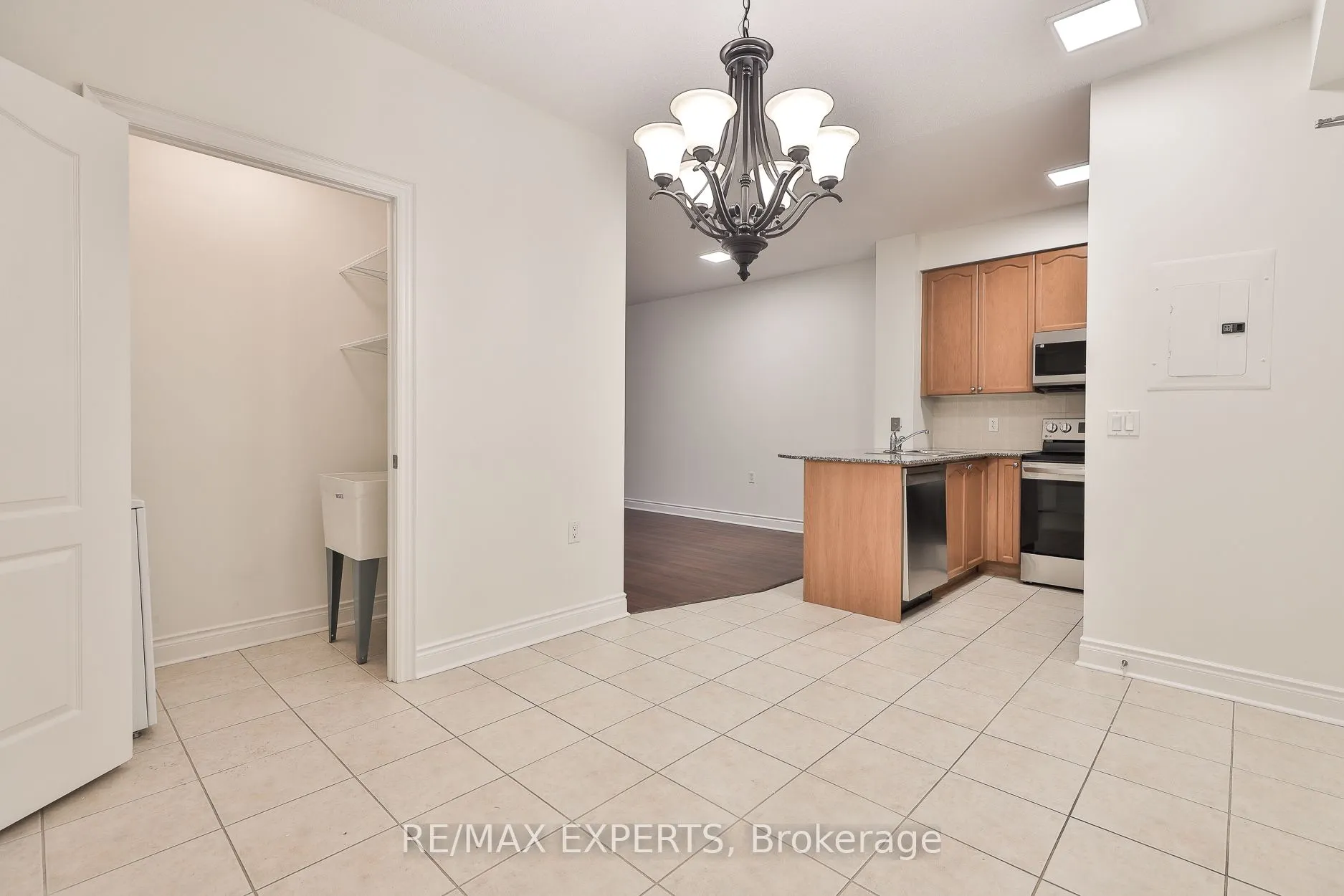 8201 ISLINGTON Avenue, #319