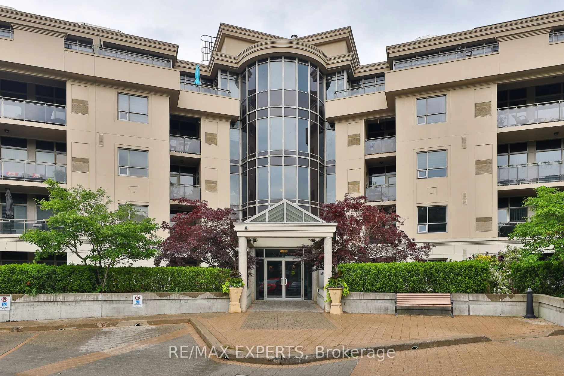 8201 ISLINGTON Avenue, #319