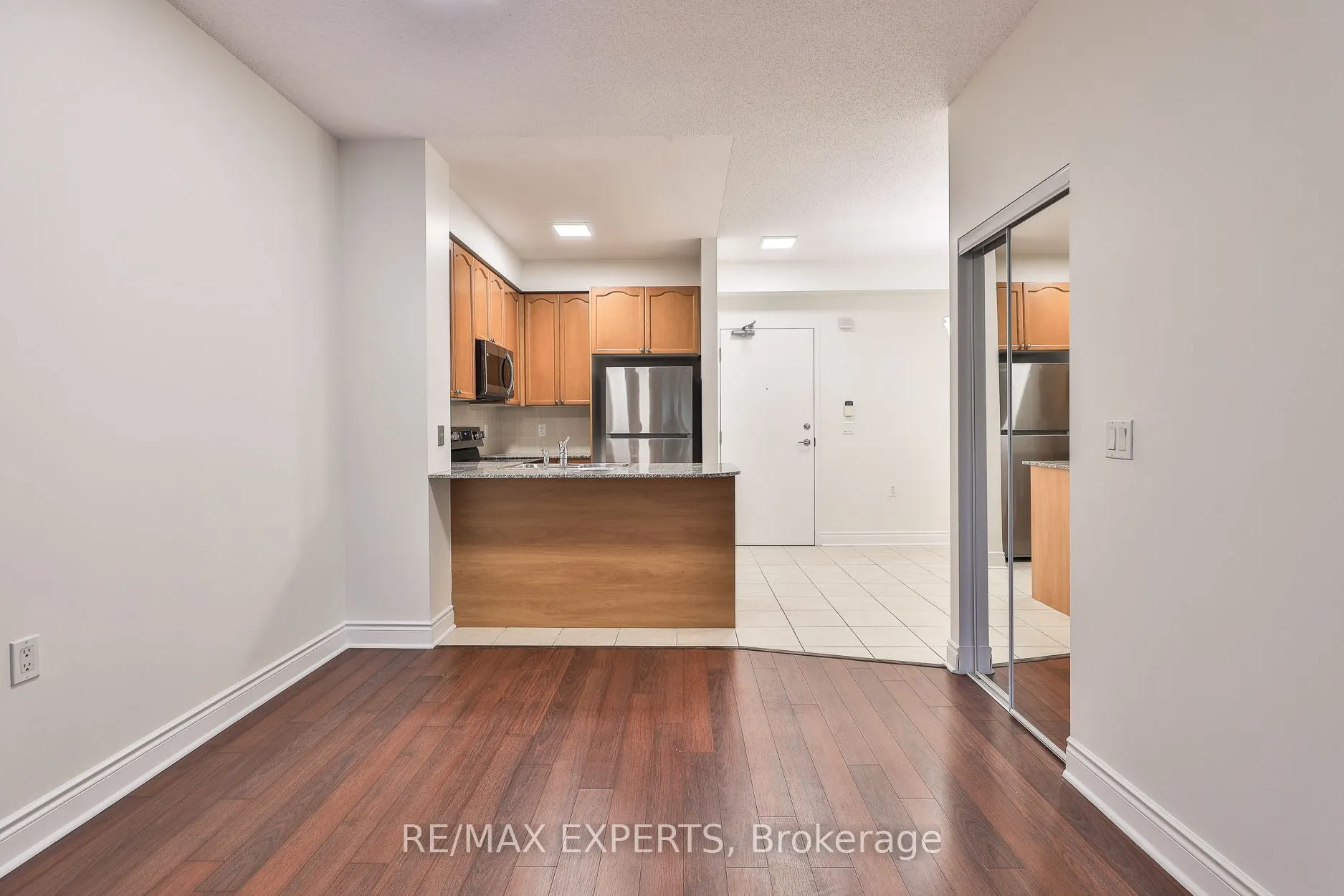8201 ISLINGTON Avenue, #319