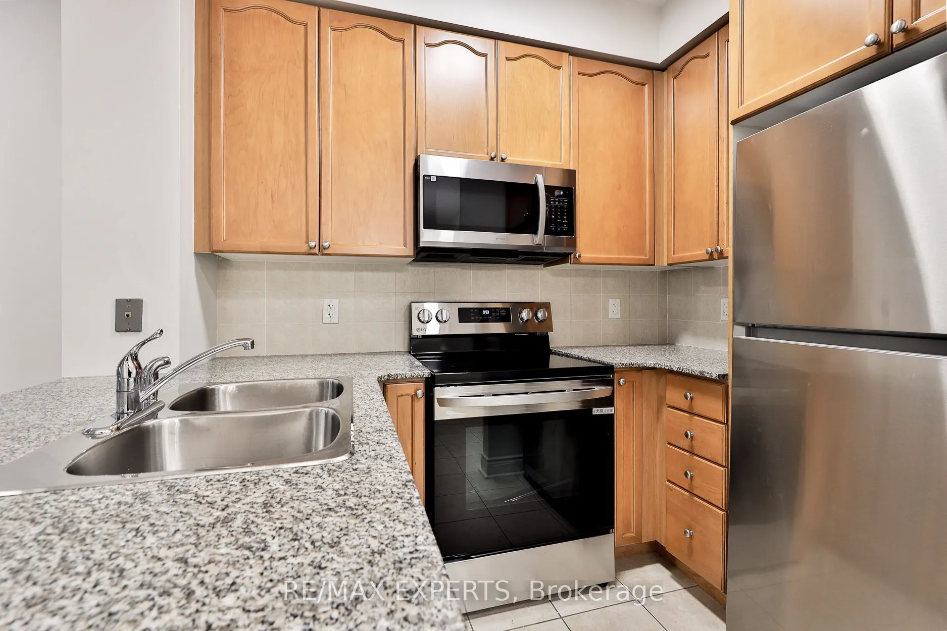 8201 ISLINGTON Avenue, #319