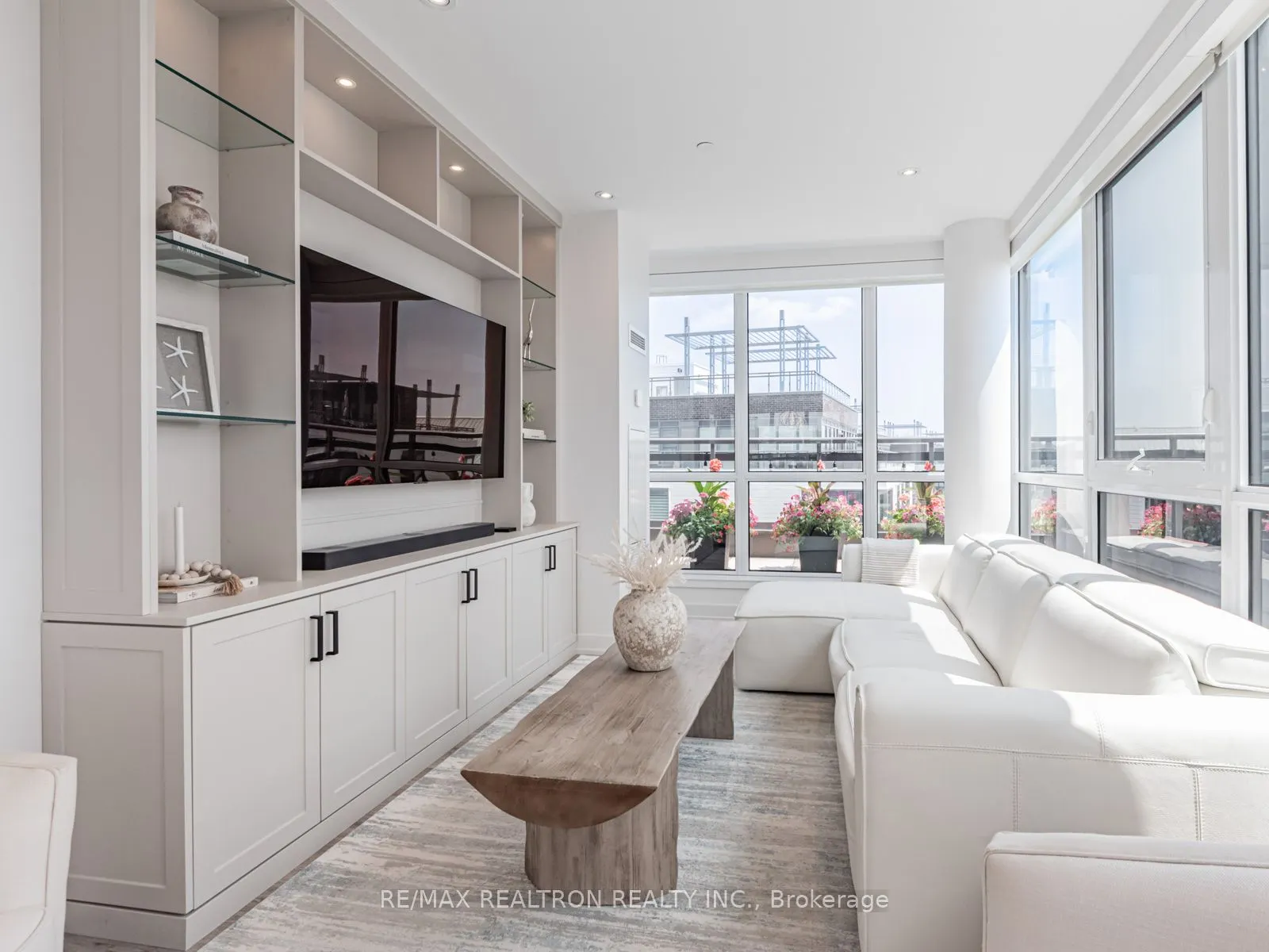 333 Sea Ray Avenue, #D425