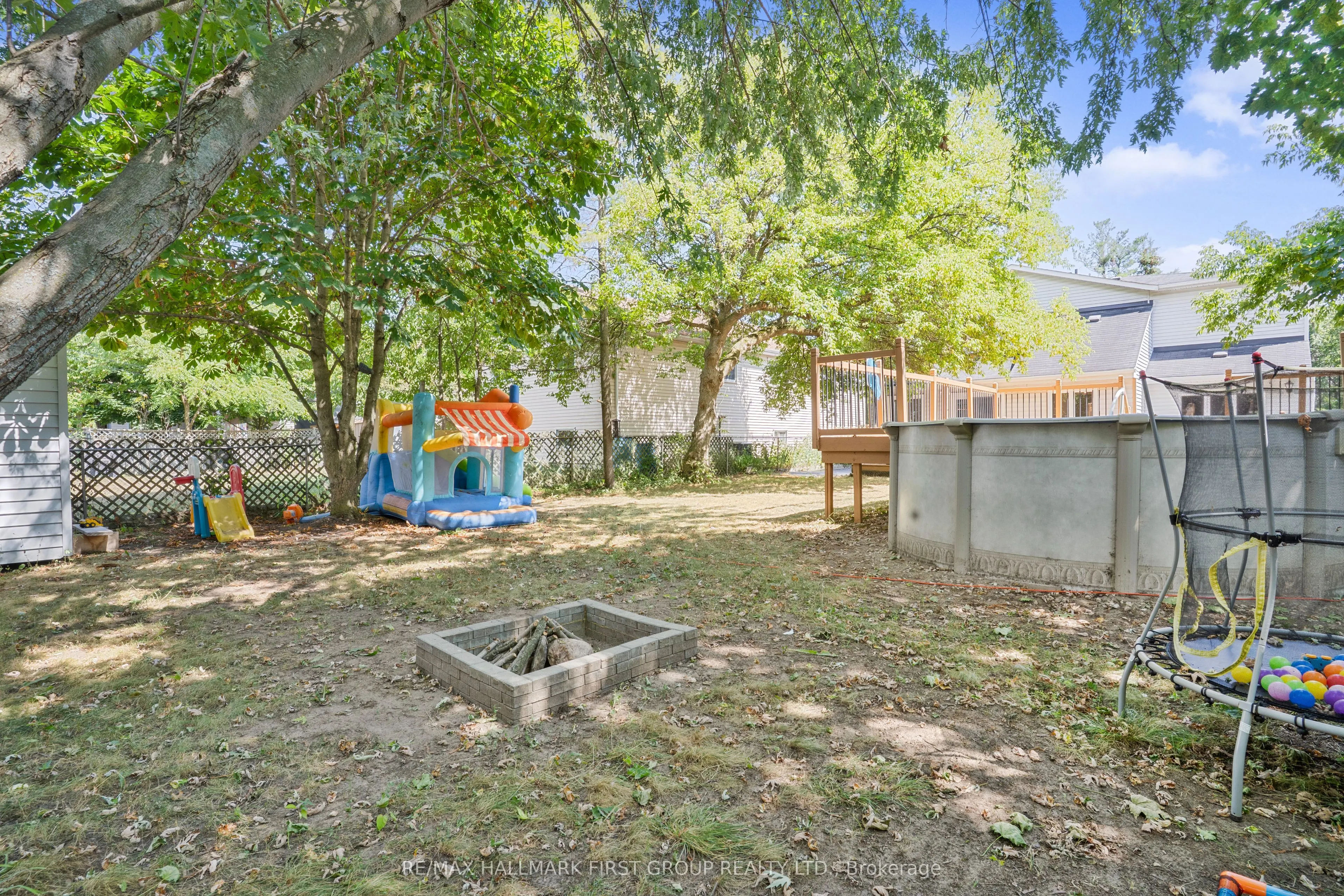 974 Vance Crescent