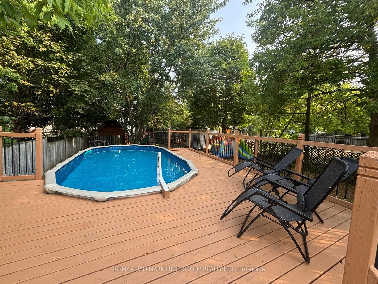 974 Vance Crescent