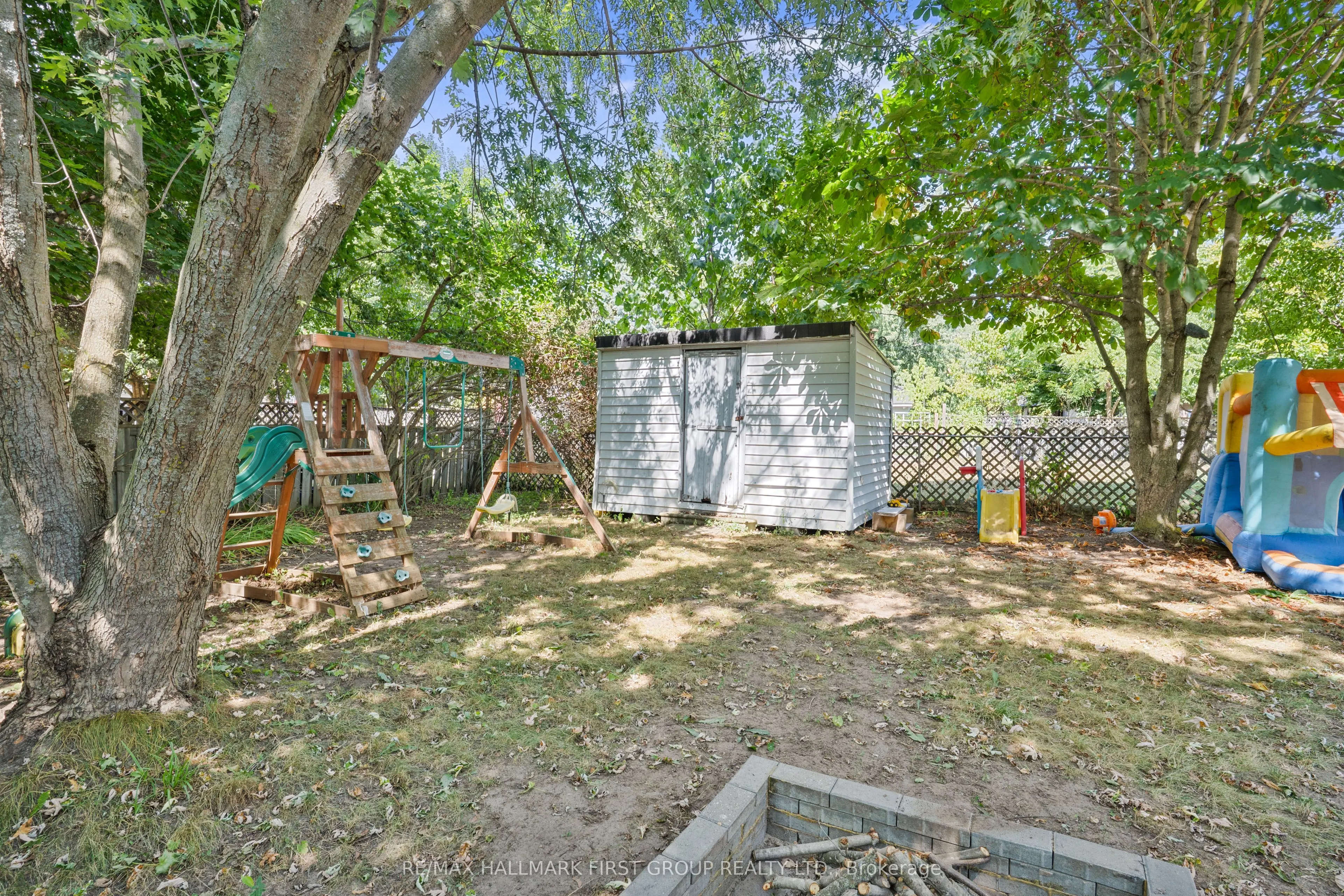 974 Vance Crescent