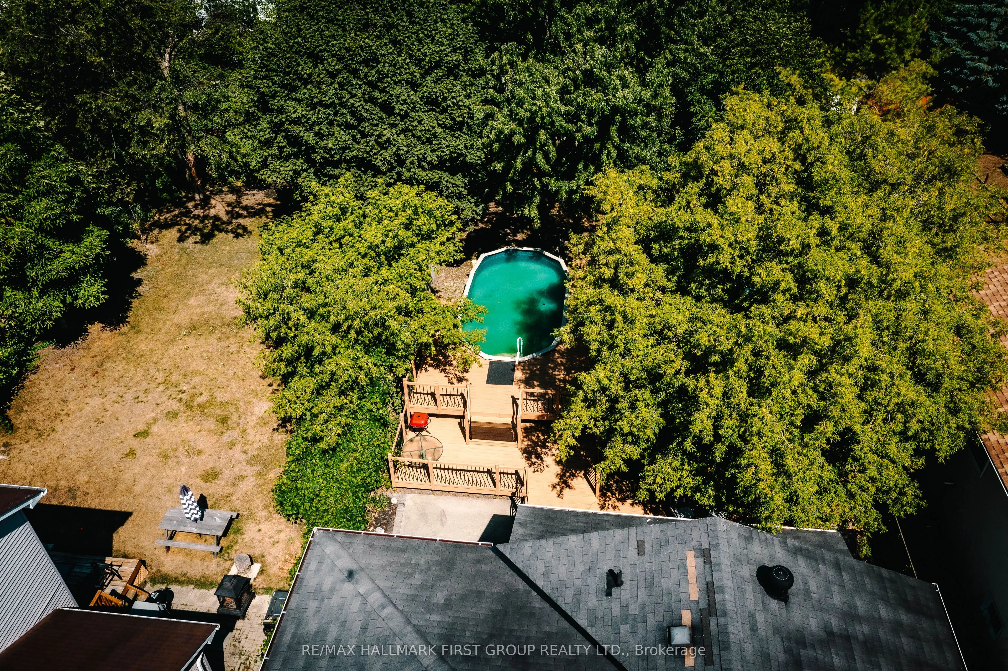 974 Vance Crescent