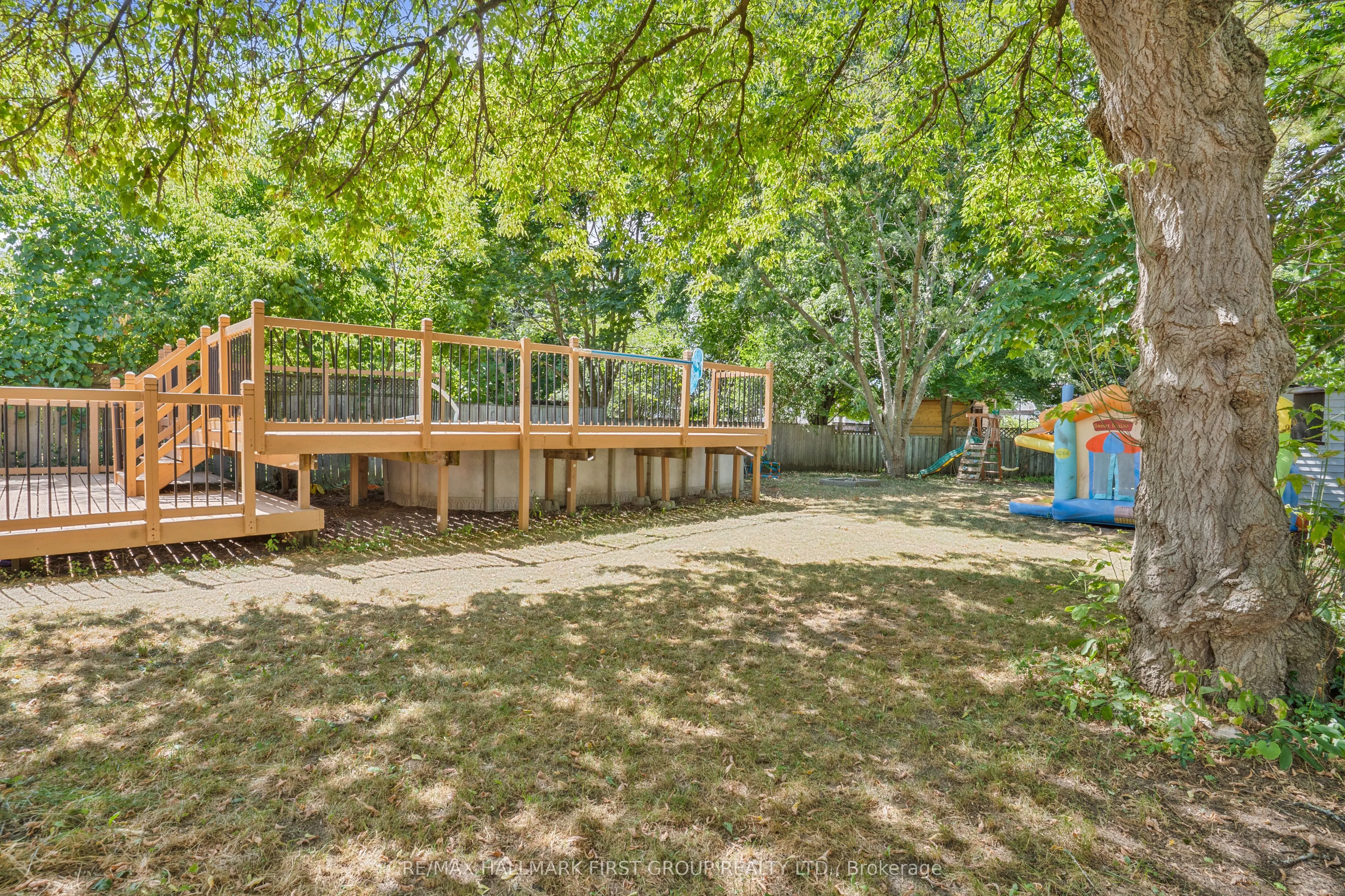 974 Vance Crescent