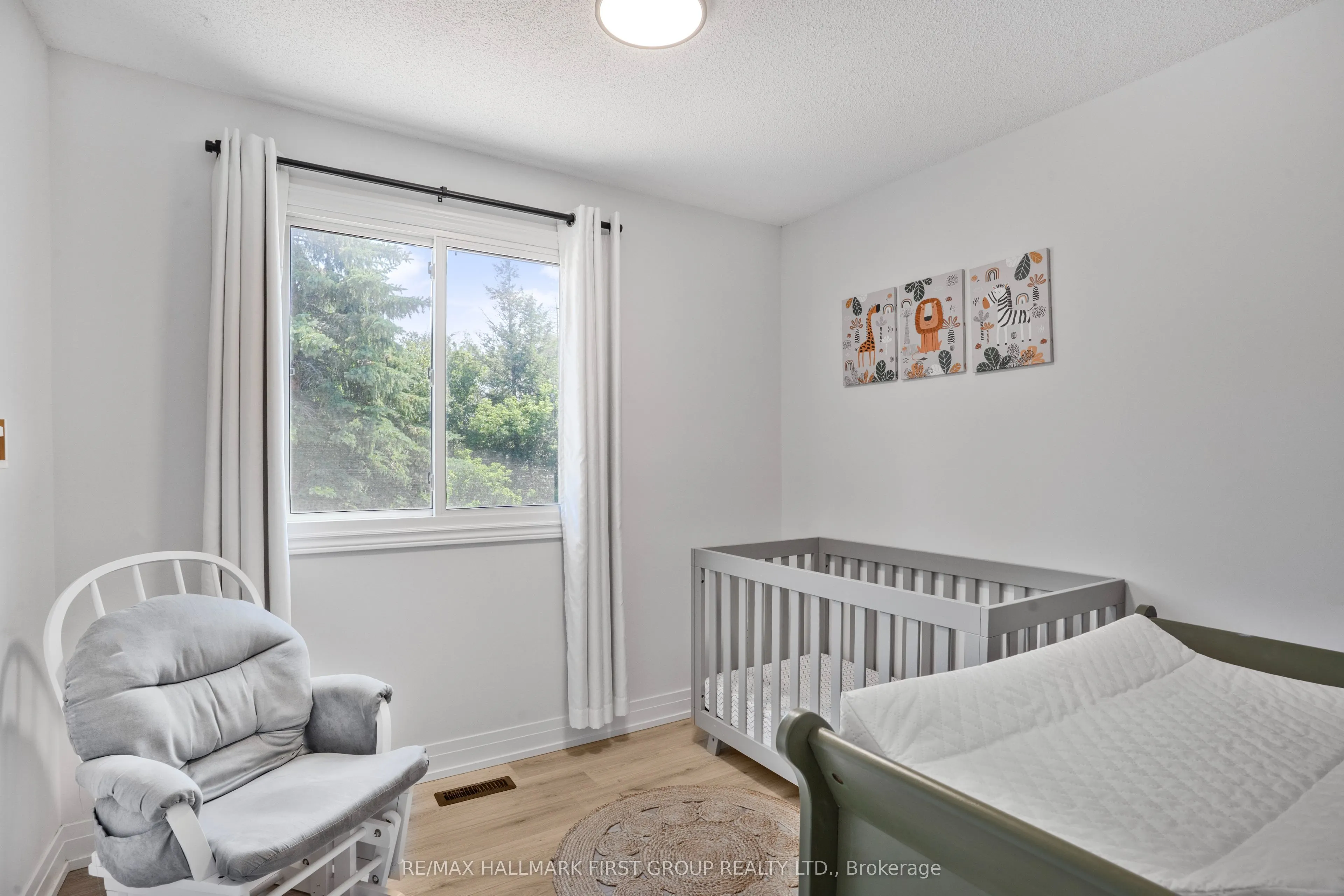 974 Vance Crescent