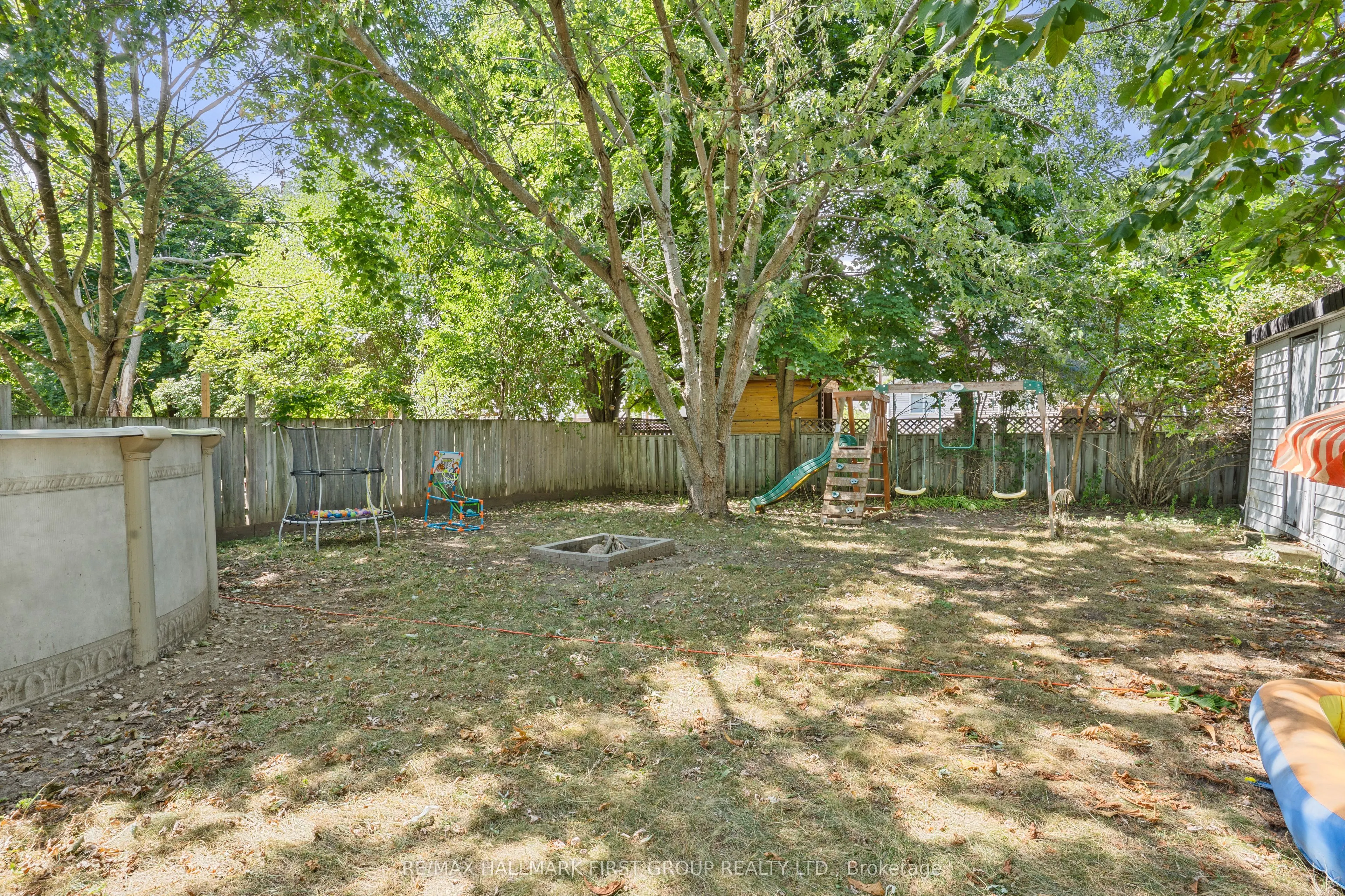 974 Vance Crescent