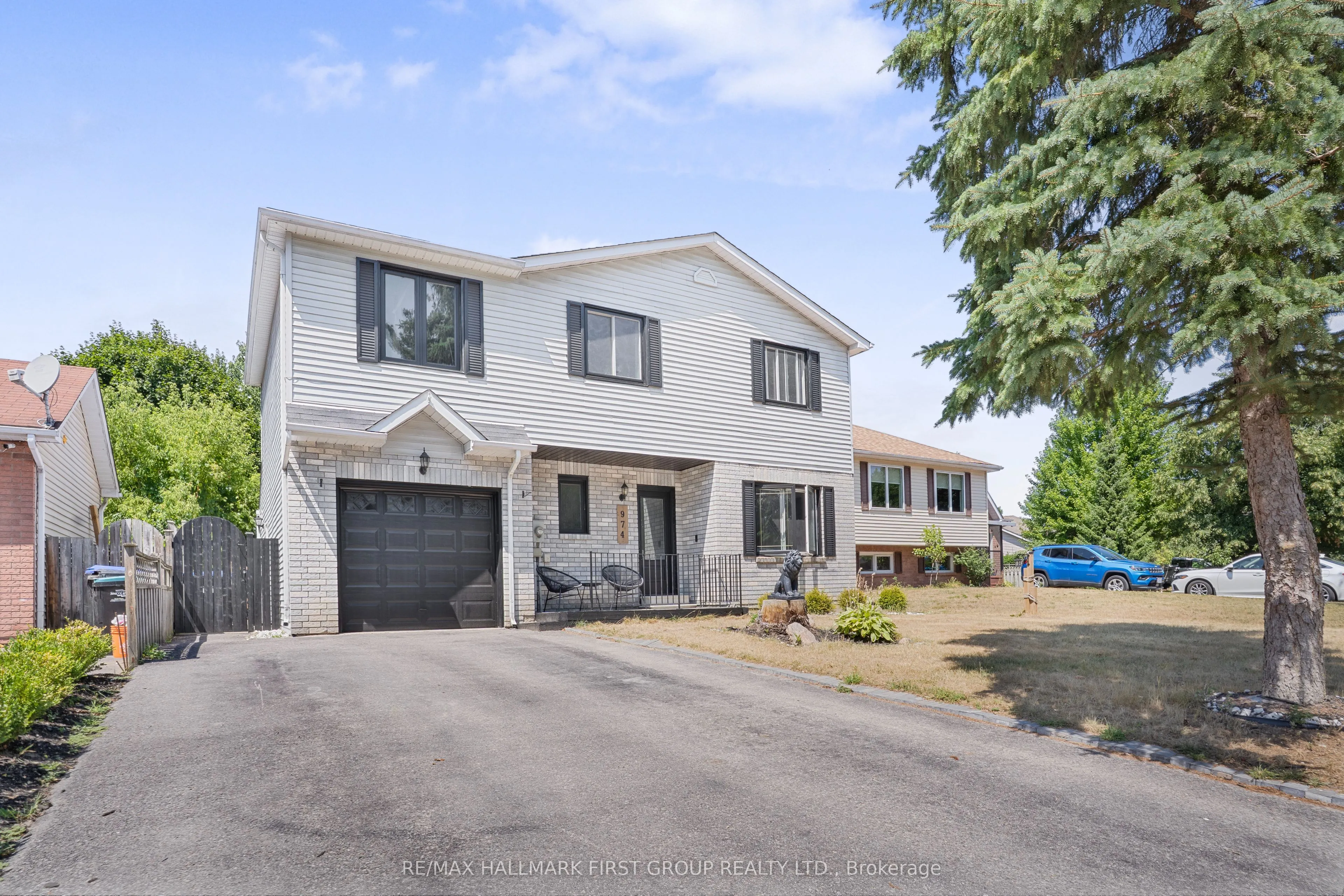 974 Vance Crescent