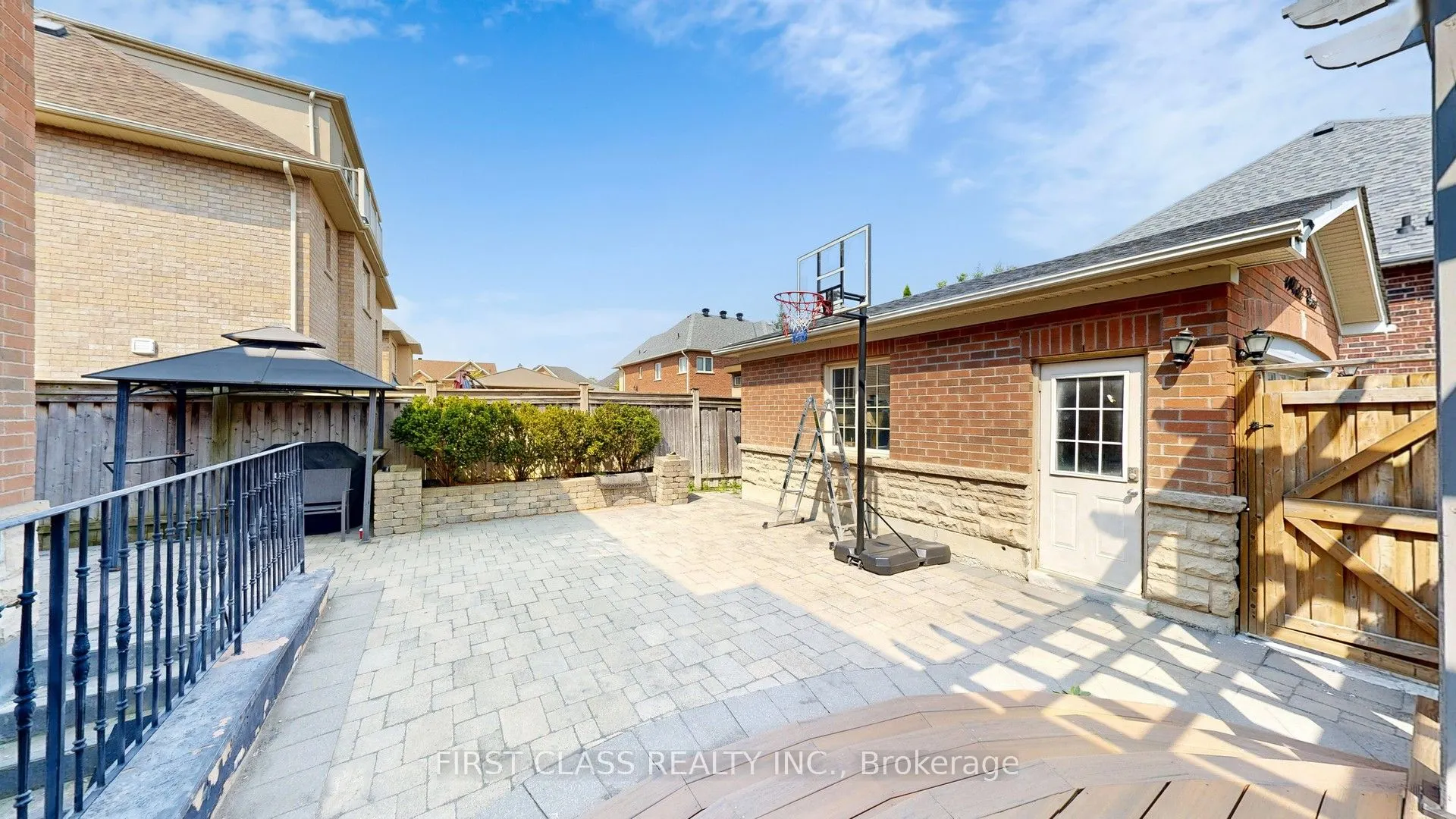 69 Weslock Crescent