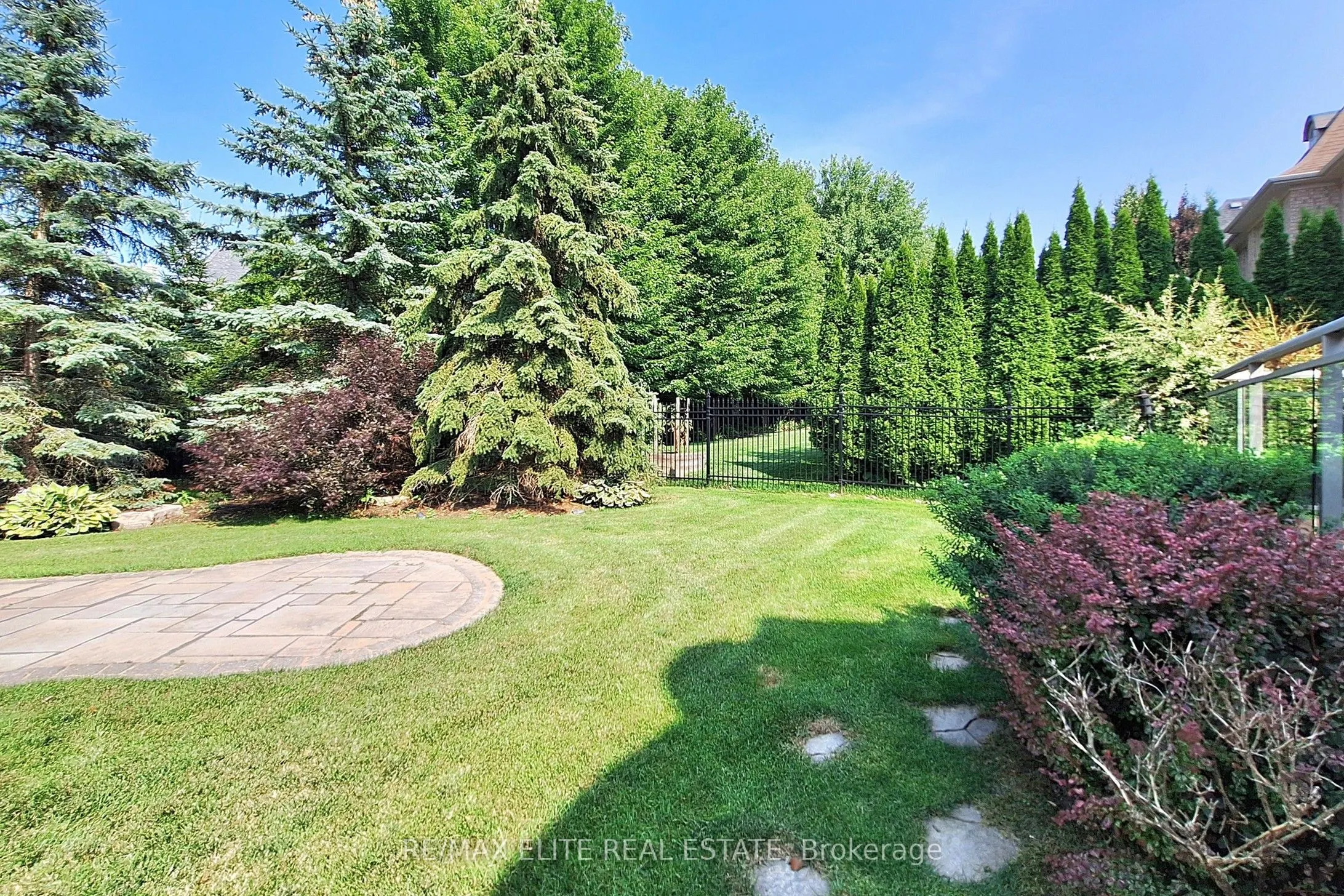 59 Carisbrooke Circle