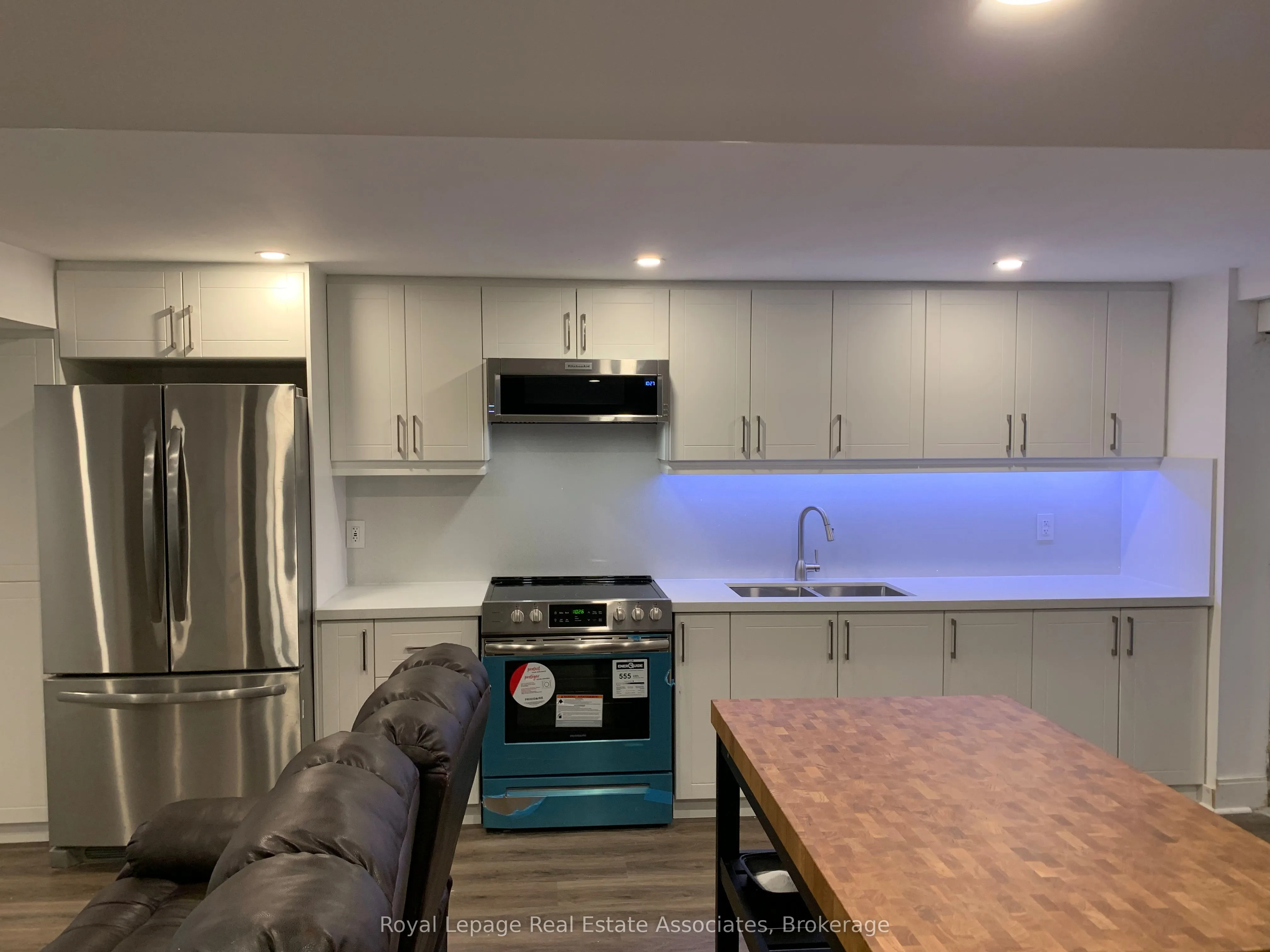 114 Sail Crescent, #(Lower)