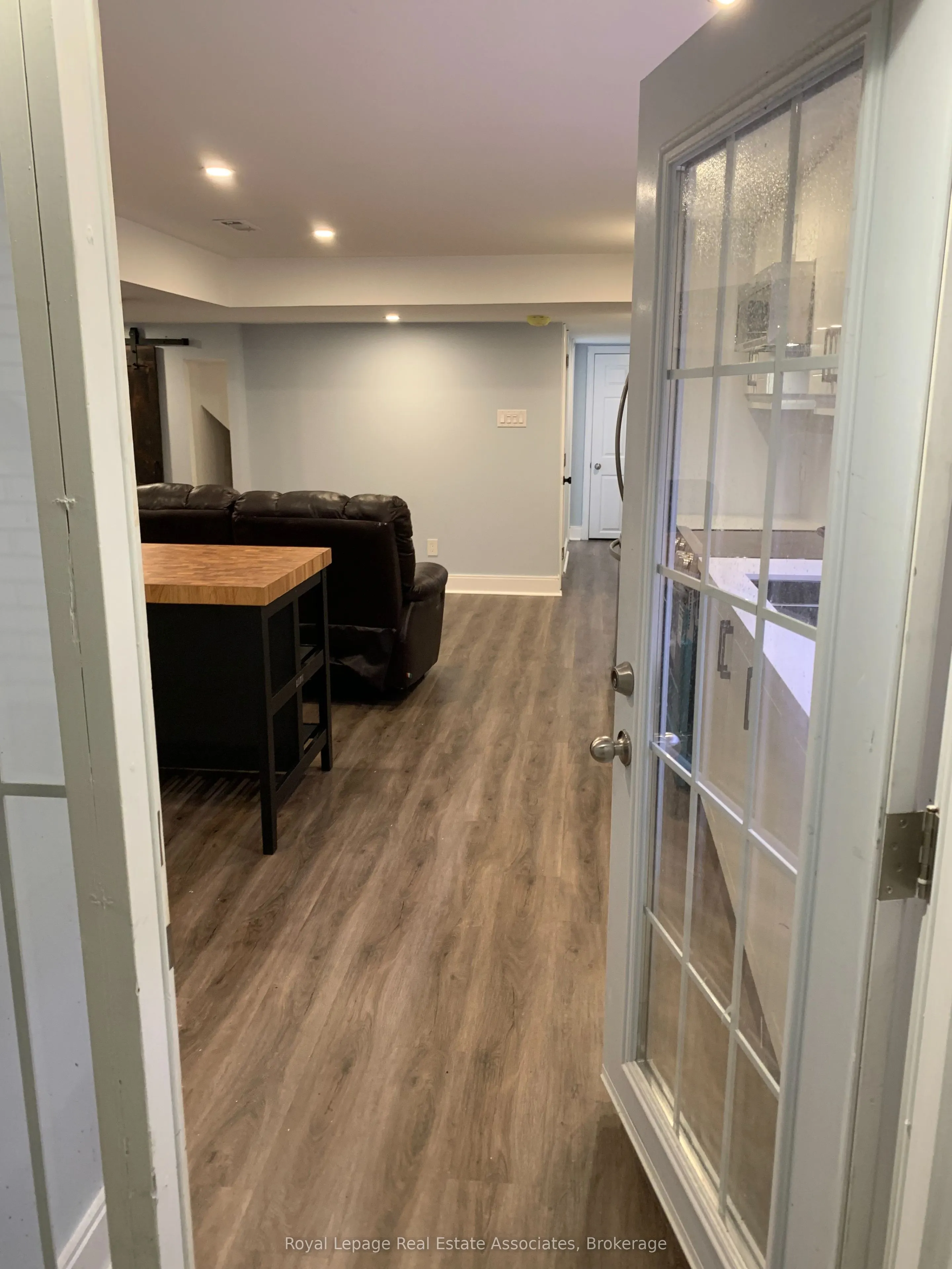 114 Sail Crescent, #(Lower)