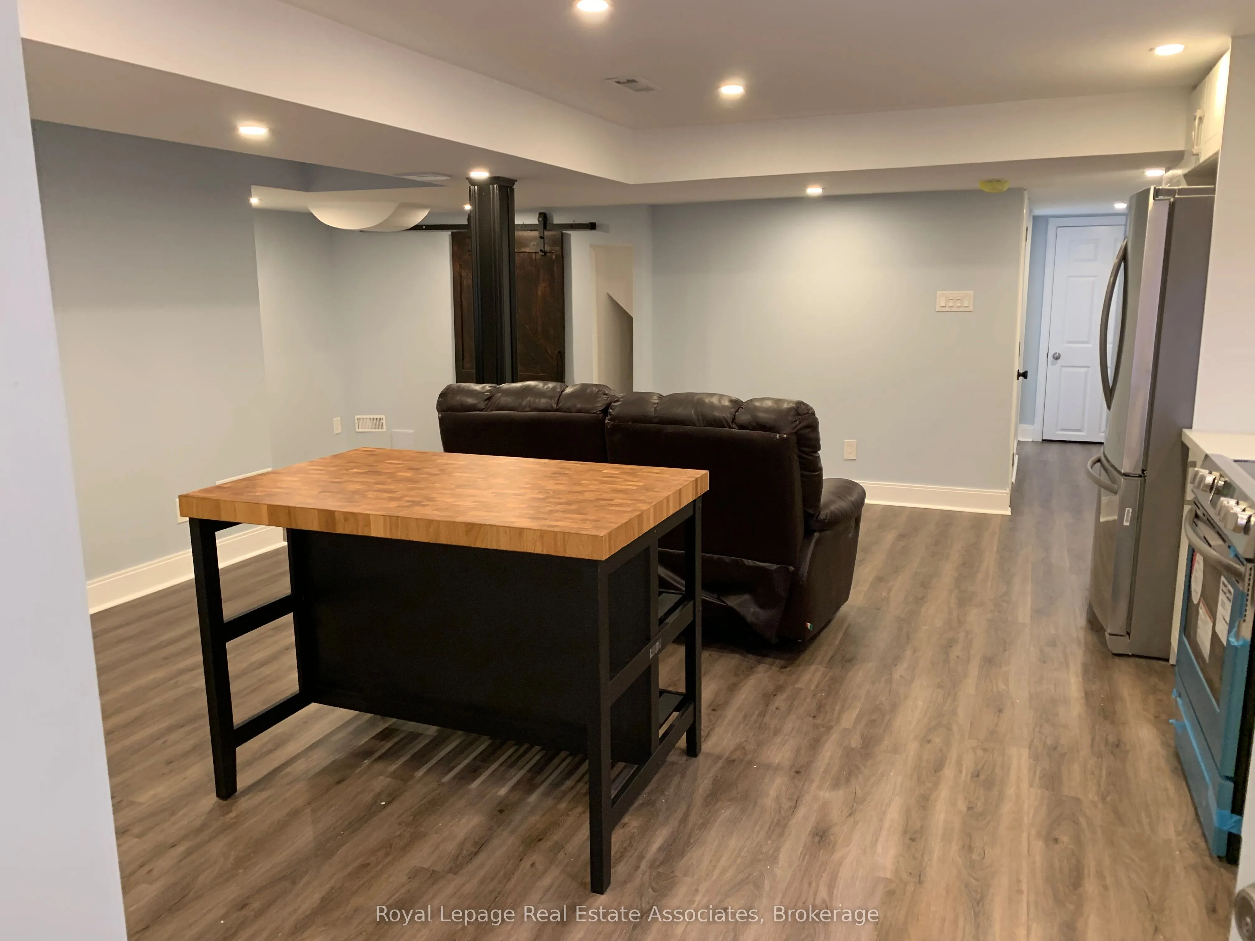 114 Sail Crescent, #(Lower)