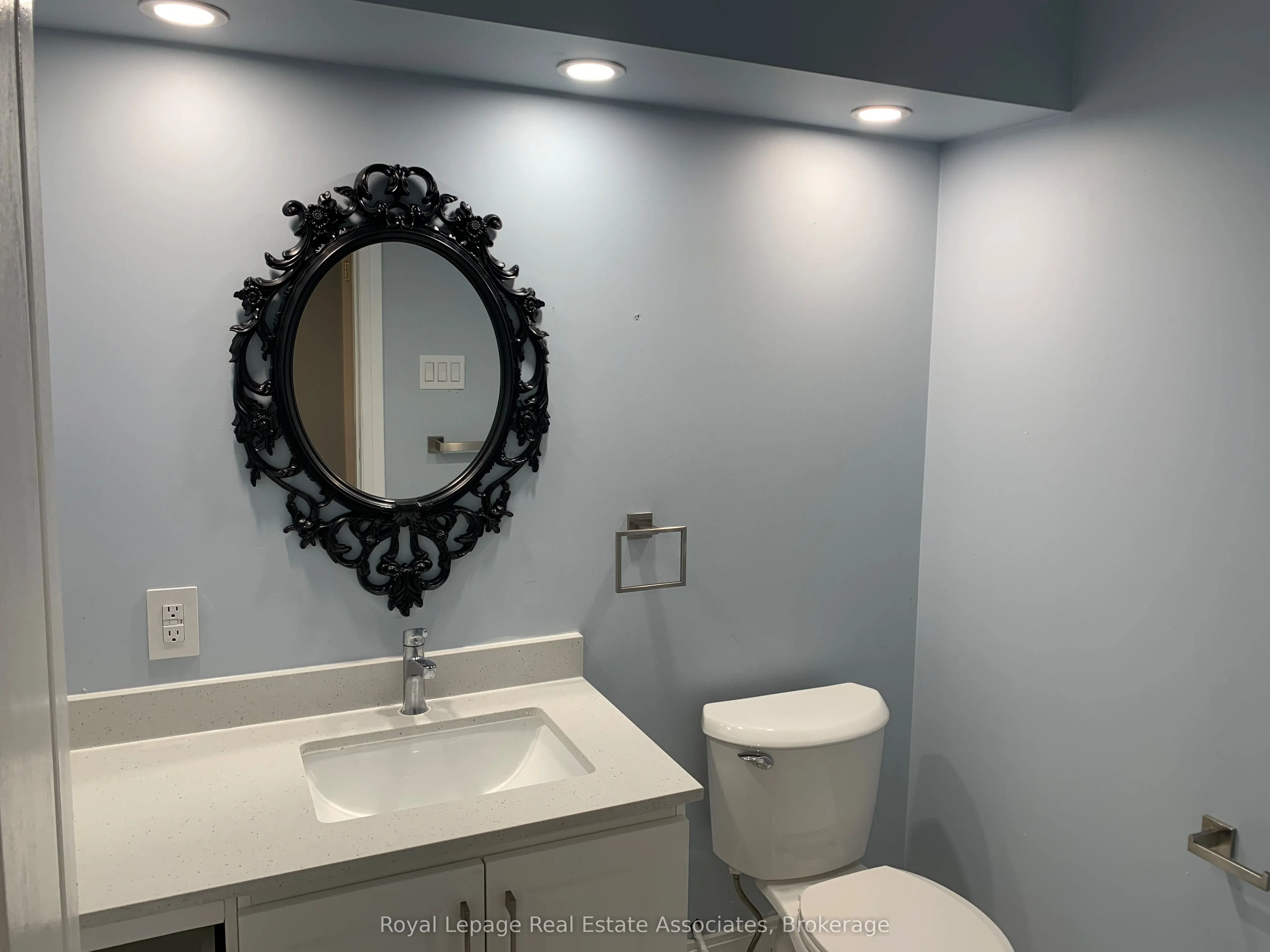 114 Sail Crescent, #(Lower)
