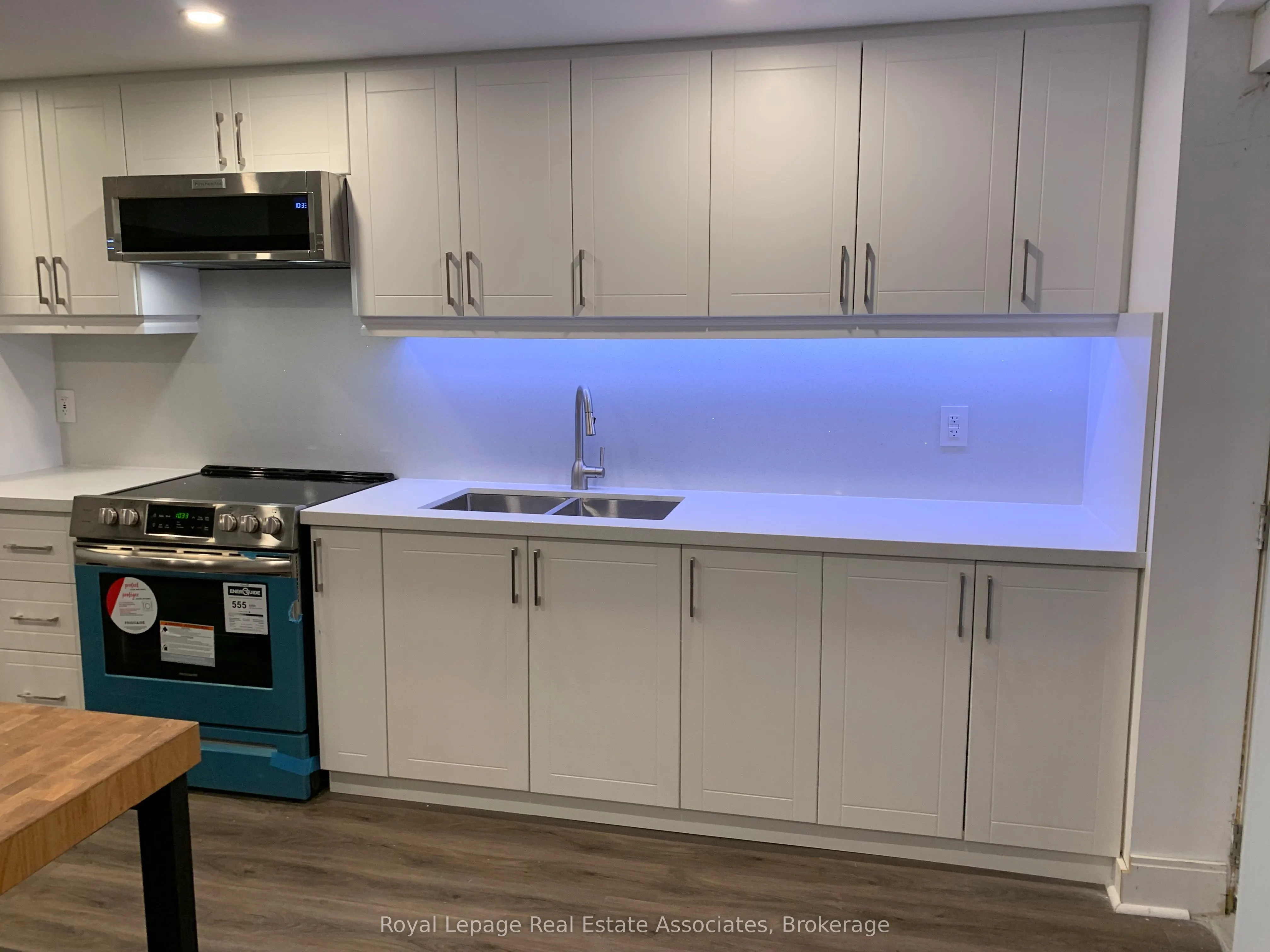 114 Sail Crescent, #(Lower)