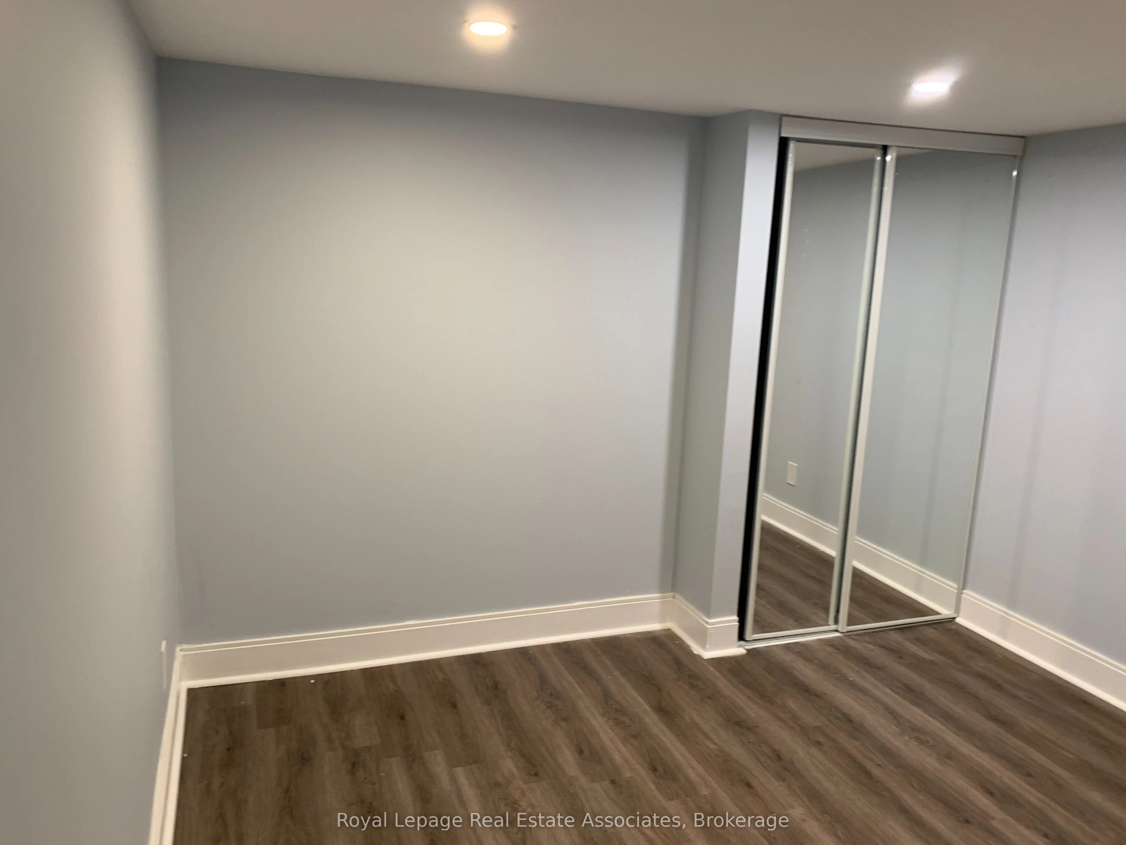 114 Sail Crescent, #(Lower)