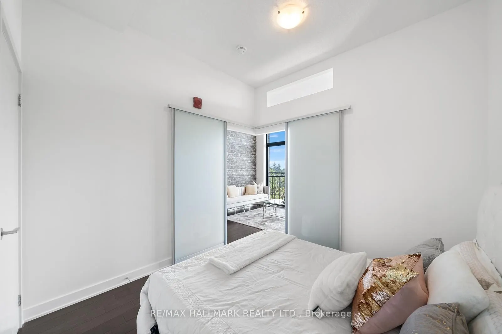 10376 Yonge Street, #403
