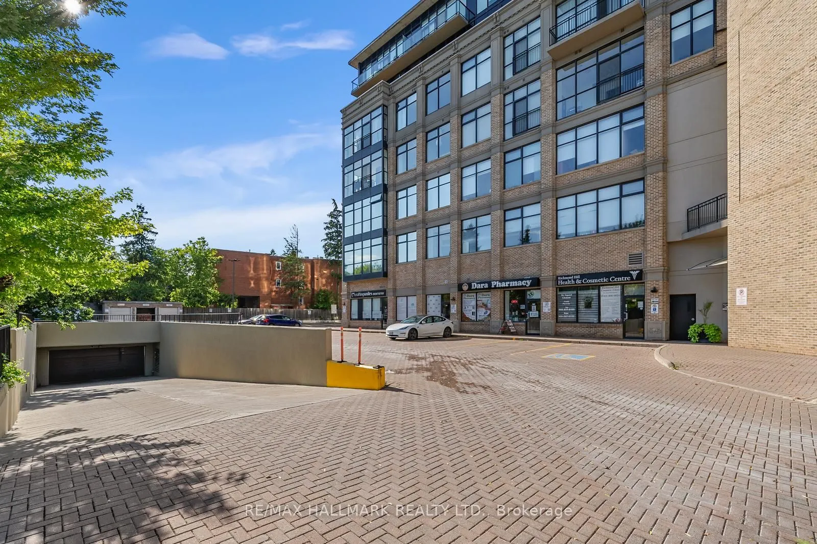 10376 Yonge Street, #403