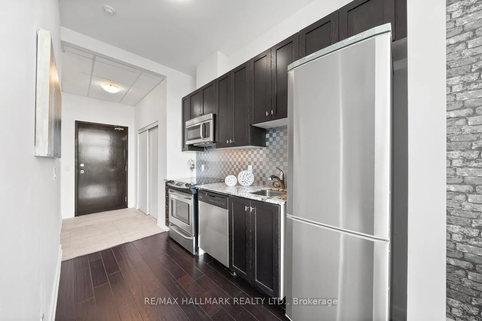 10376 Yonge Street, #403