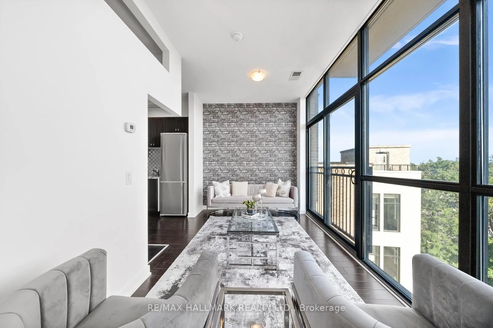 10376 Yonge Street, #403
